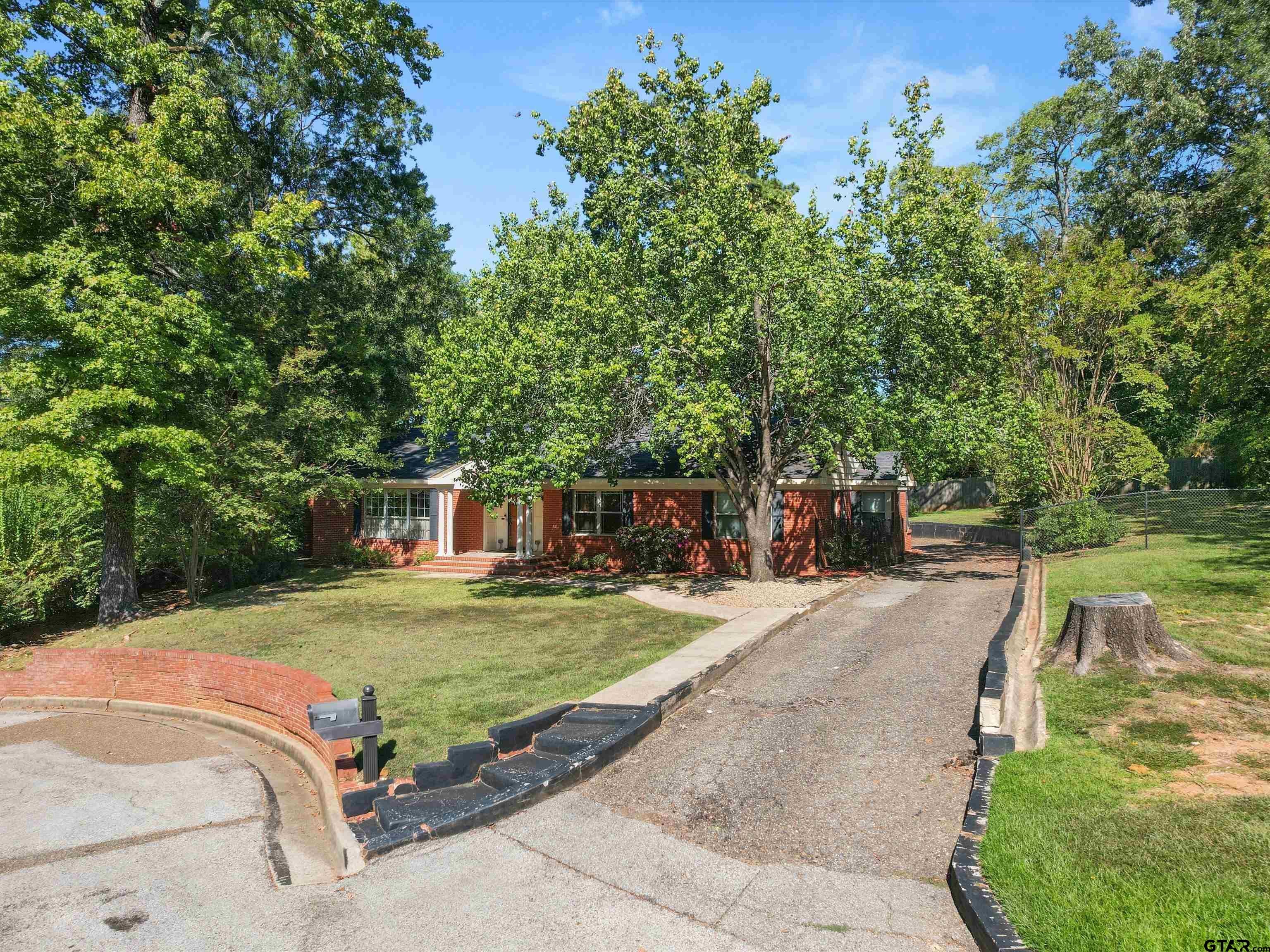 6 Lindsey Ln — photo