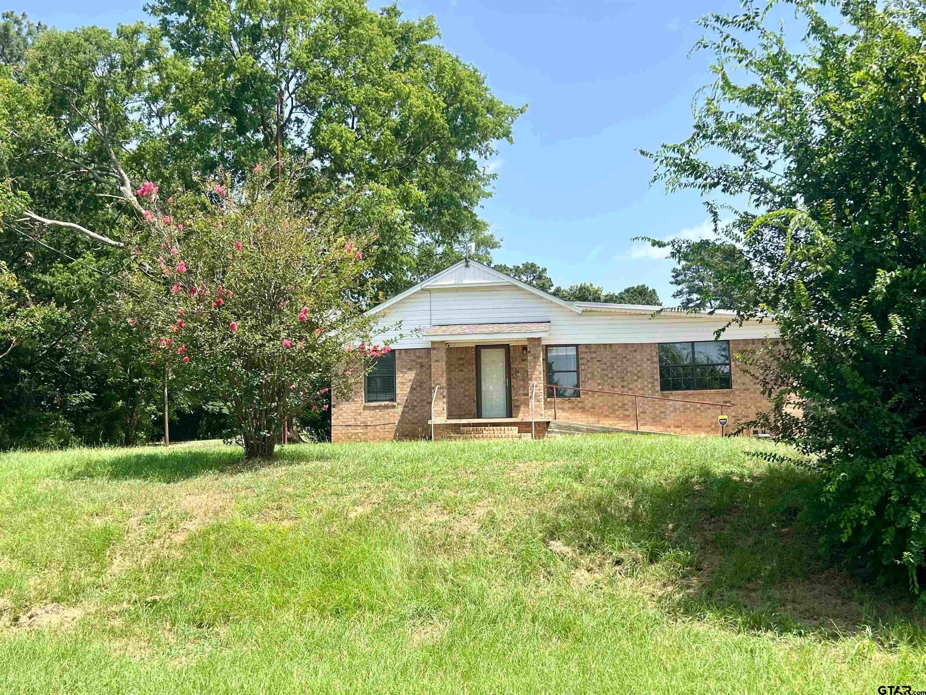 5670 FM 69 — photo