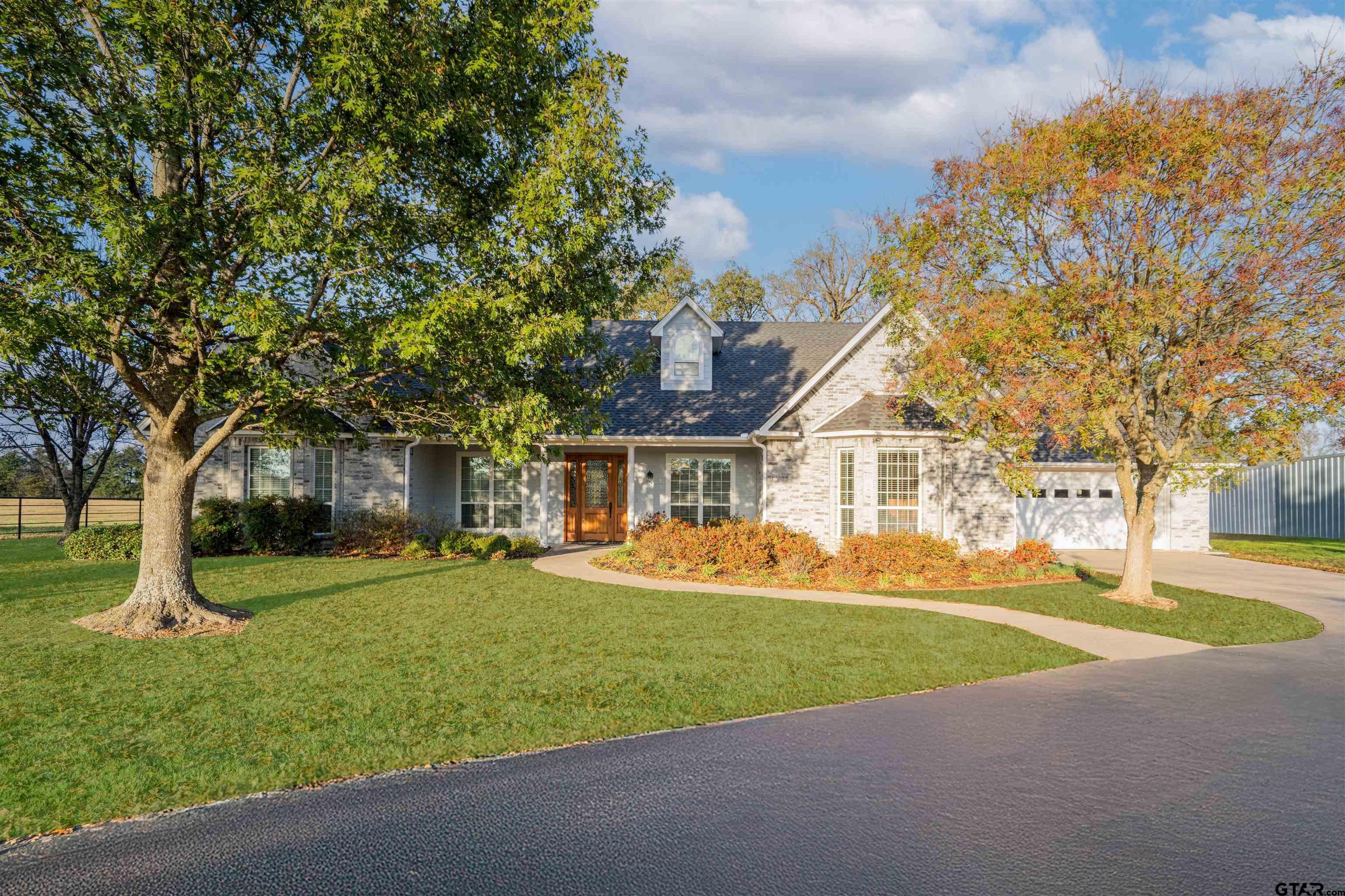 1032 W FM 900 — photo