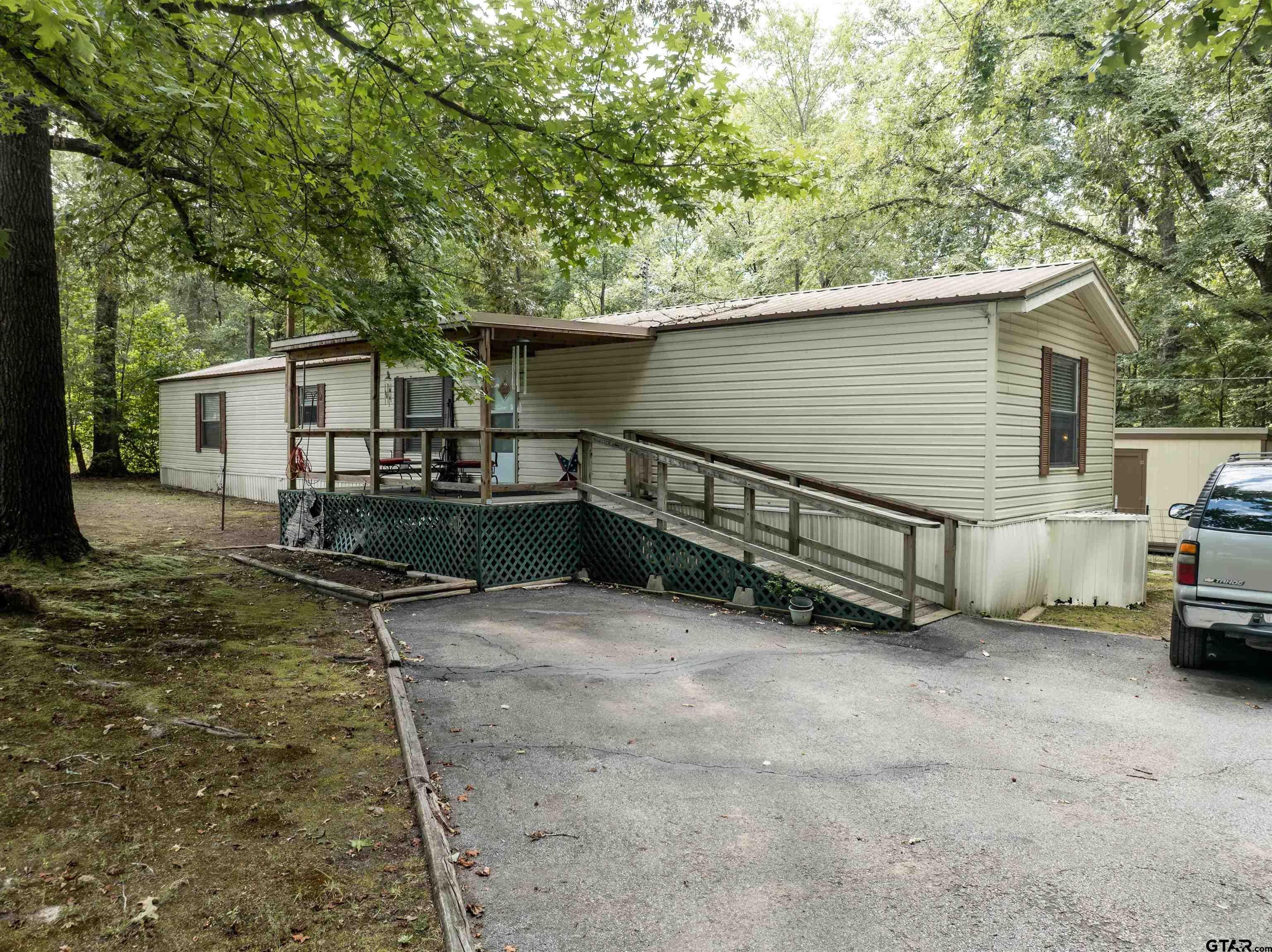 190 E Sycamore Lane — photo