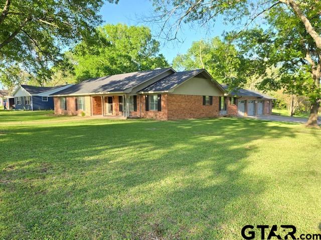 926 Circle Dr. — photo