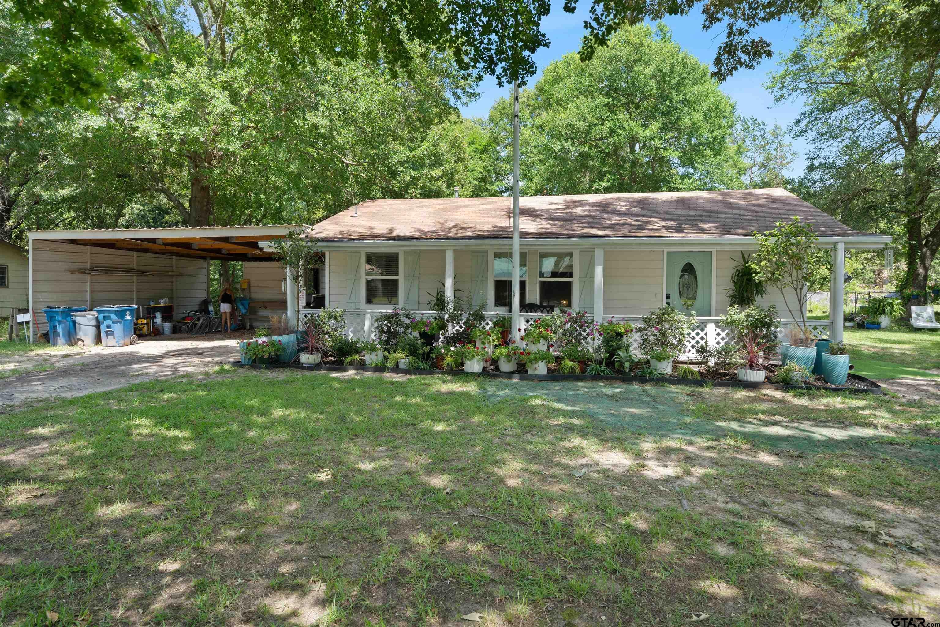 806 Jeanell — photo
