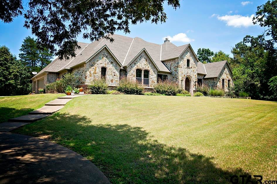 4700 Stonebridge Lane — photo
