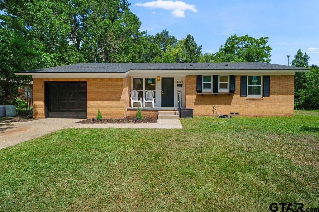 2314 Pleasant Dr — photo