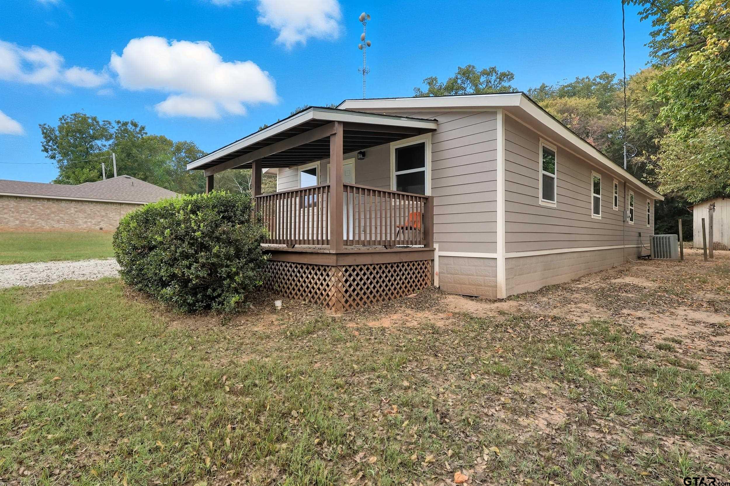1005 E 9th, Mt Pleasant, TX 75455 — photo 2