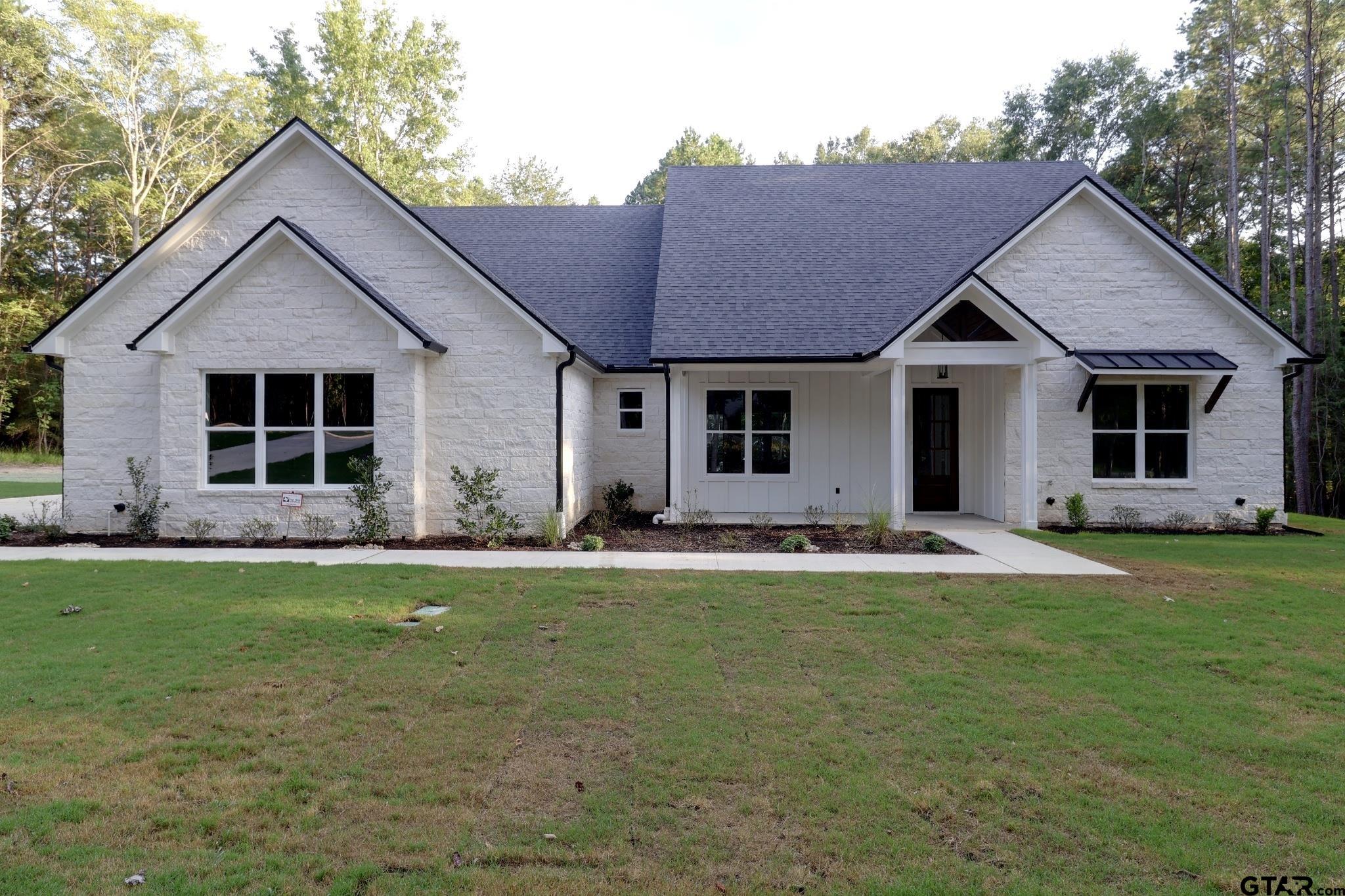 15337 Lakeside Dr — photo