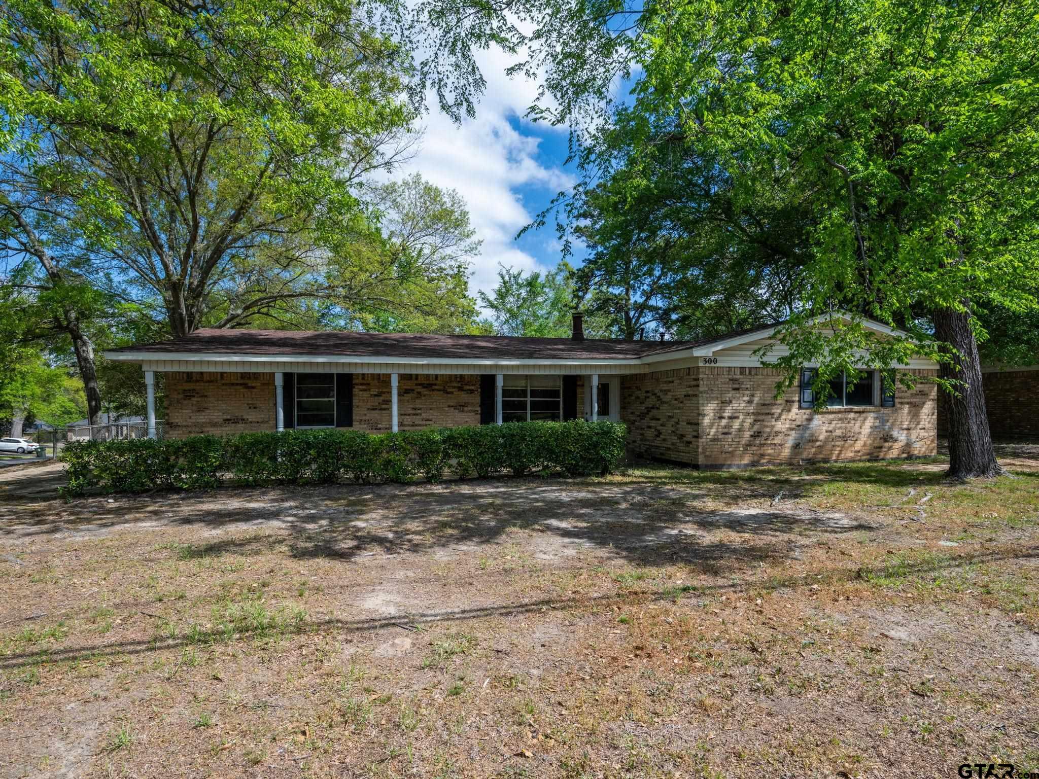 300 Robert E. Lee, Tyler, TX 75703 — photo 2