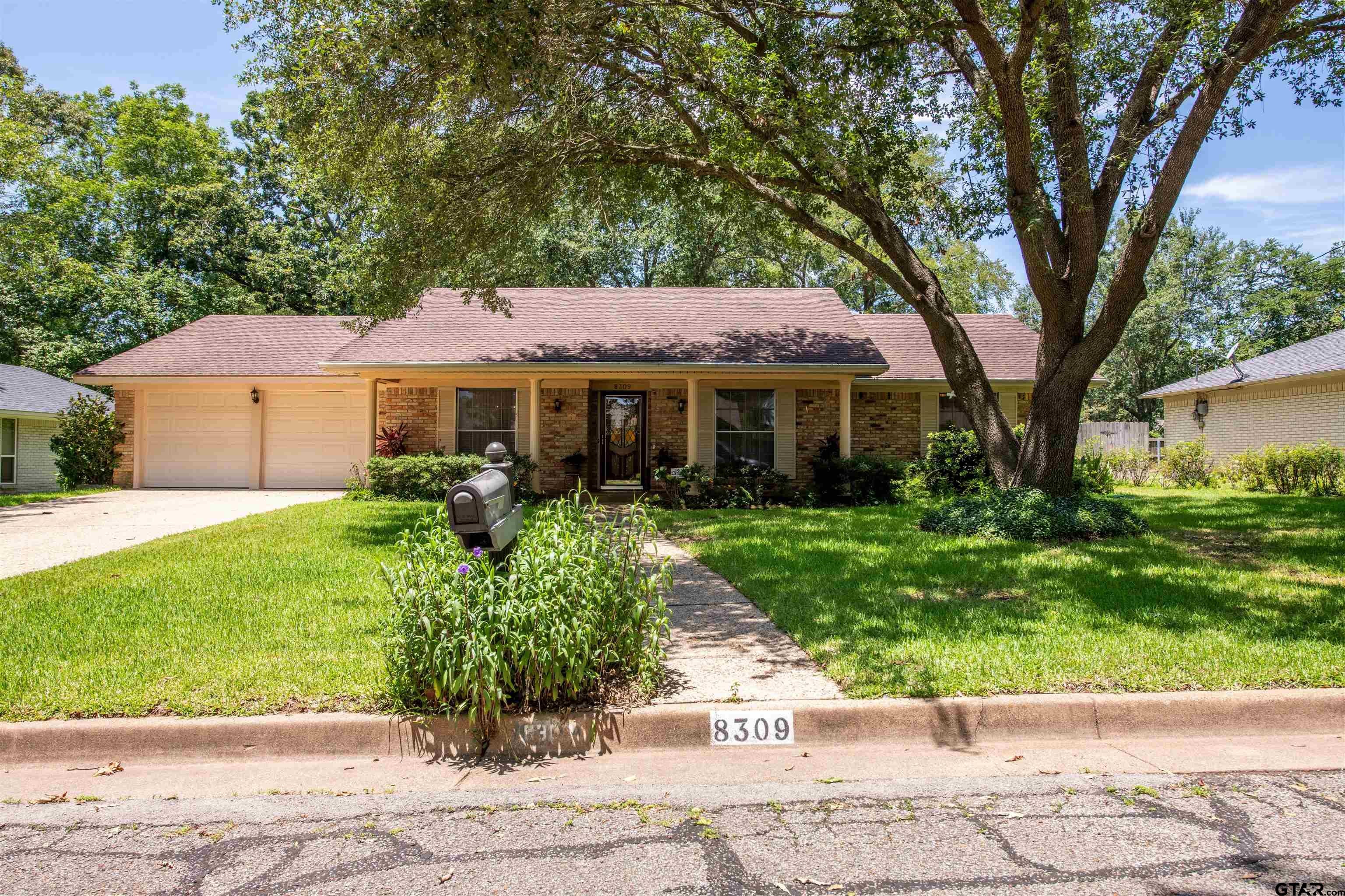 8309 Oxford Drive — photo