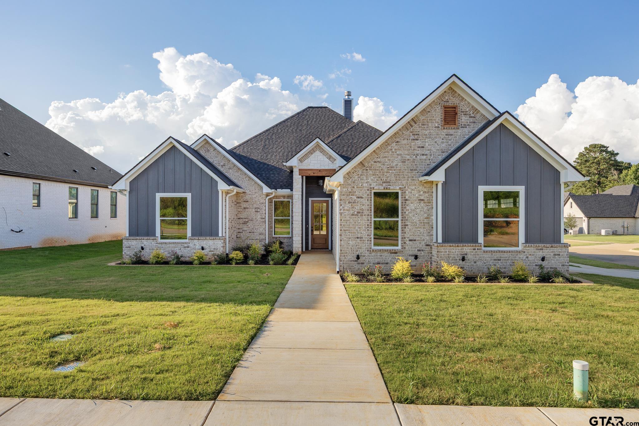 1216 Golden Eagle Way — photo
