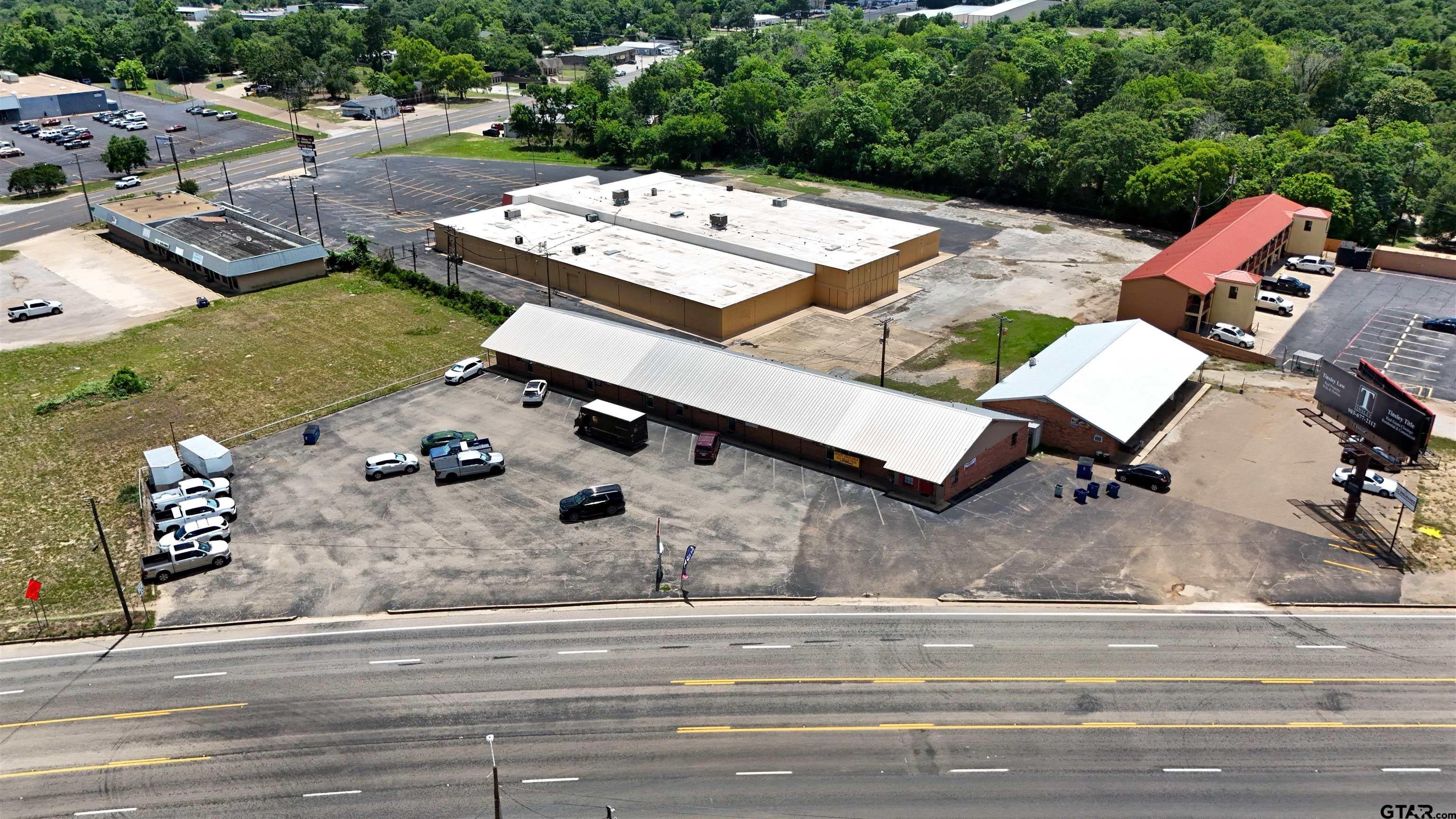 201 W US Hwy 175 — photo