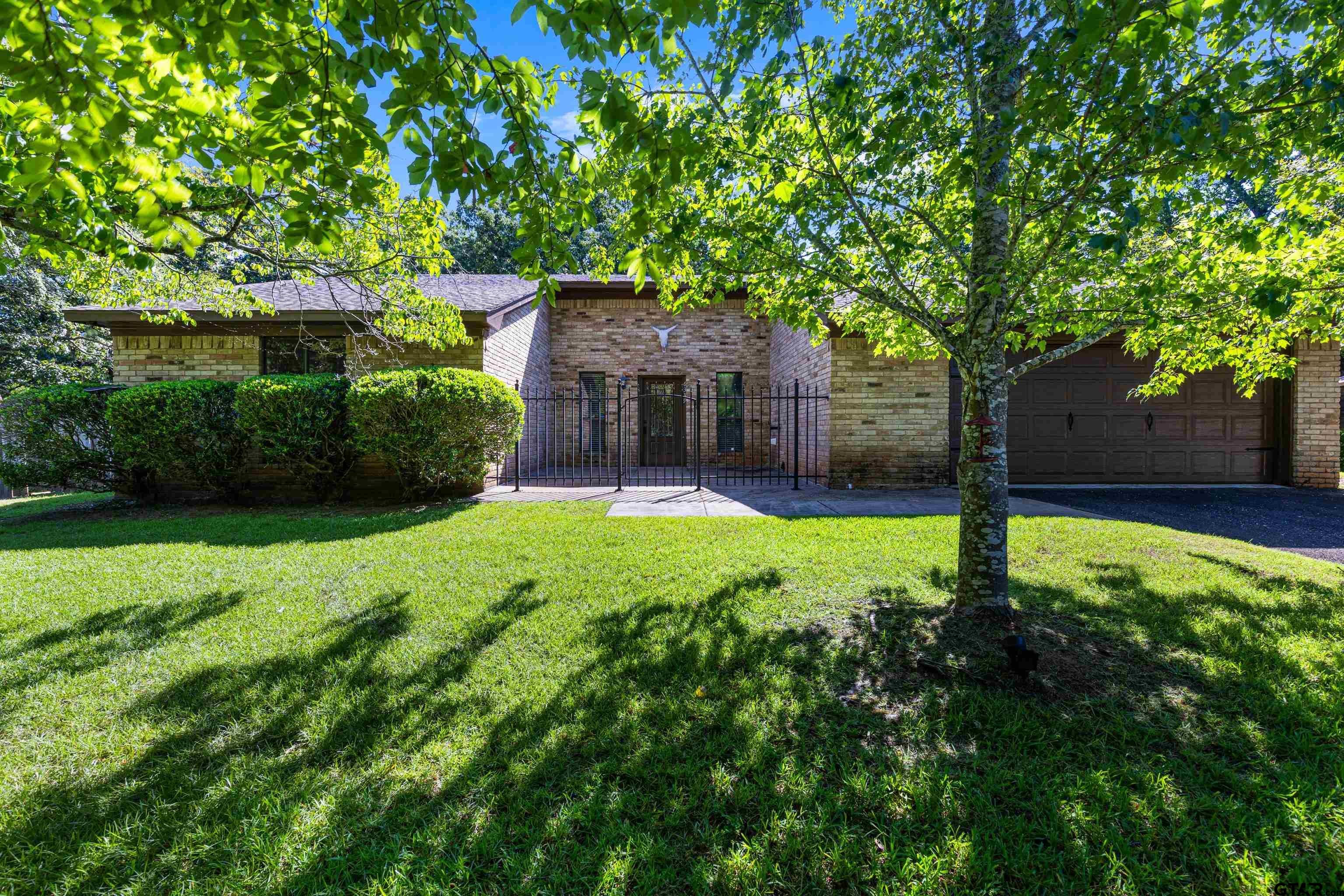 6339 Lakewood Dr. — photo