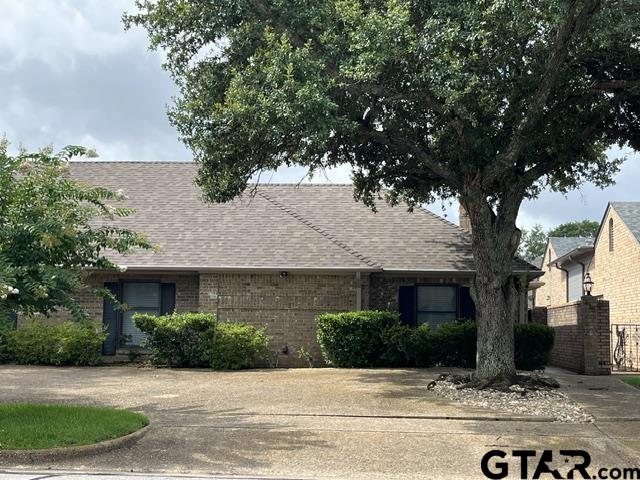 418 Woodland Hills Dr — photo