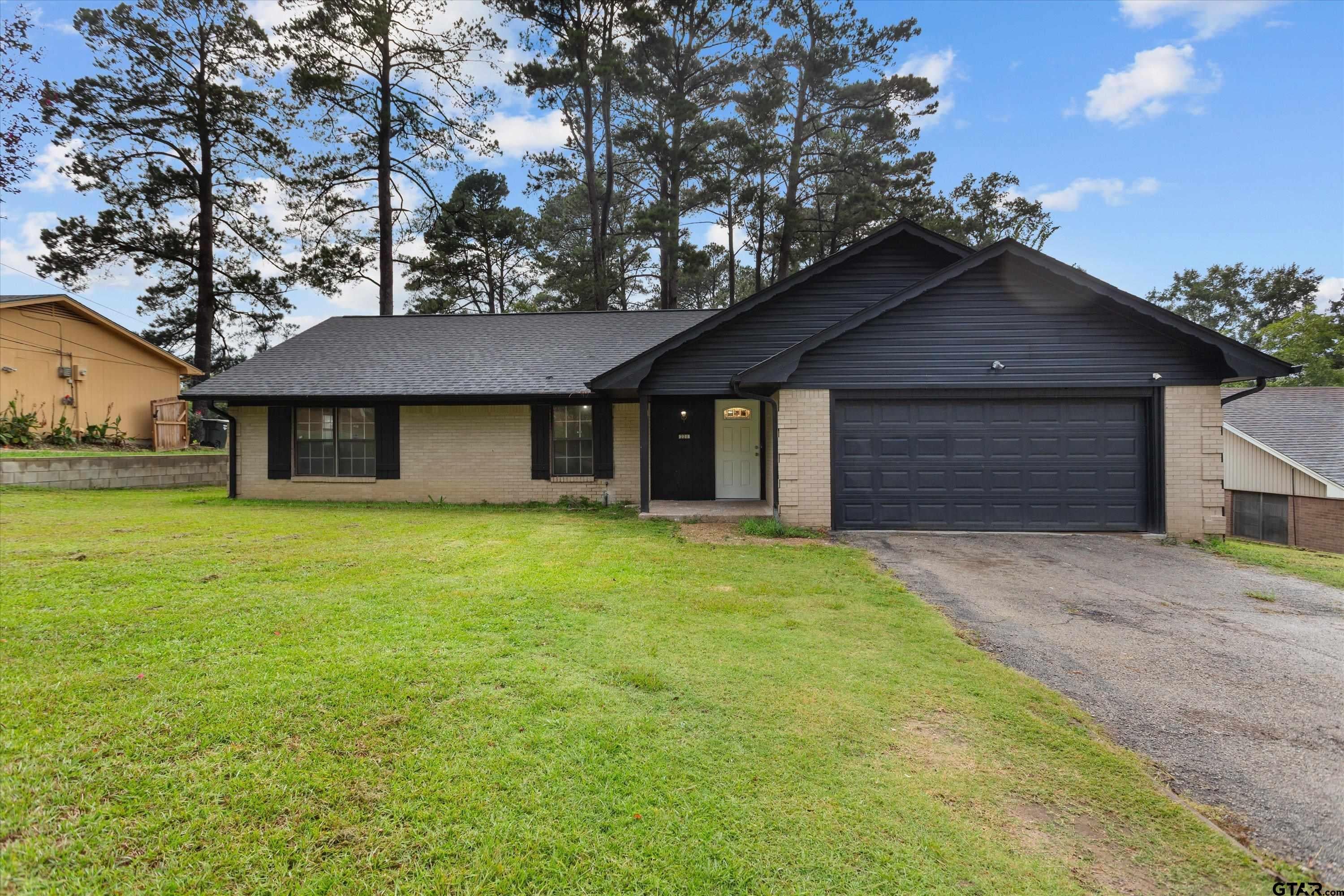 221 Tournament Rd — photo