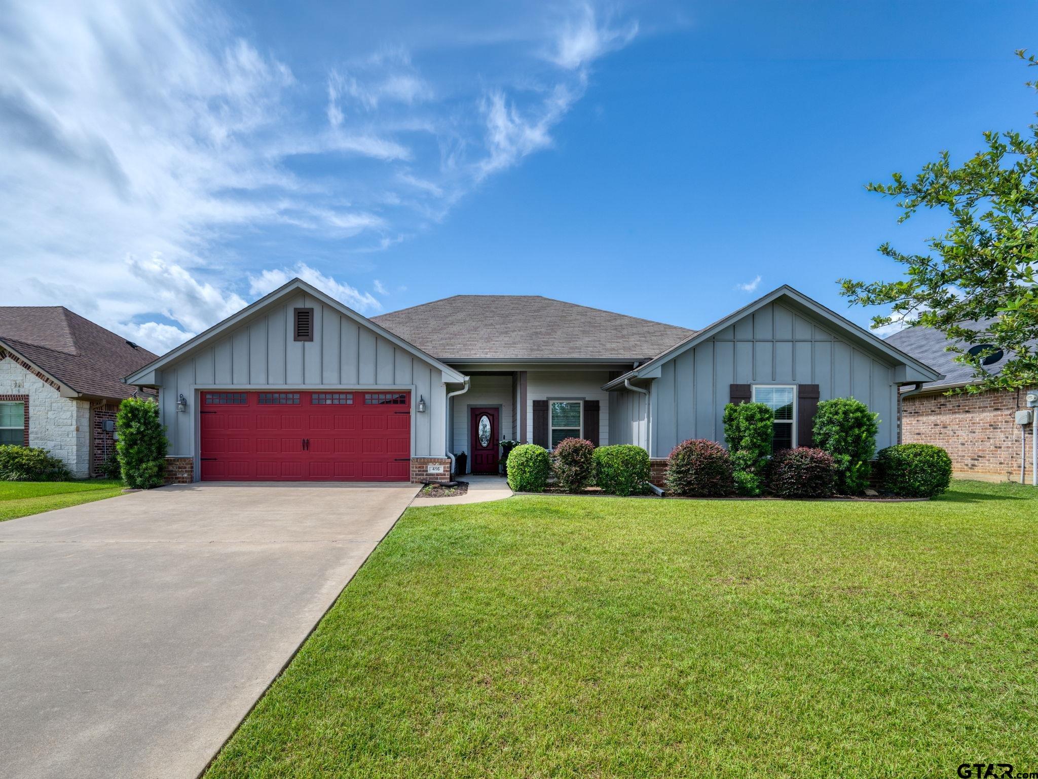 416 Hyde Park Dr — photo