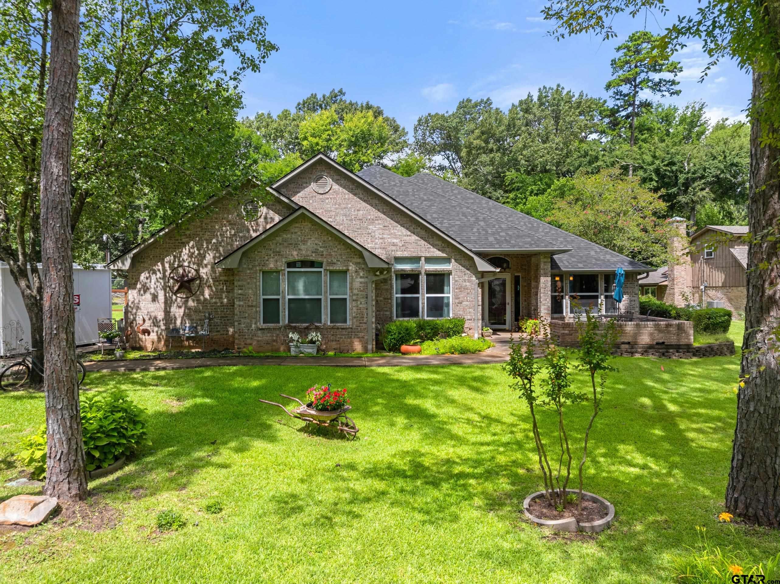 1340 Bridle Path Lane — photo