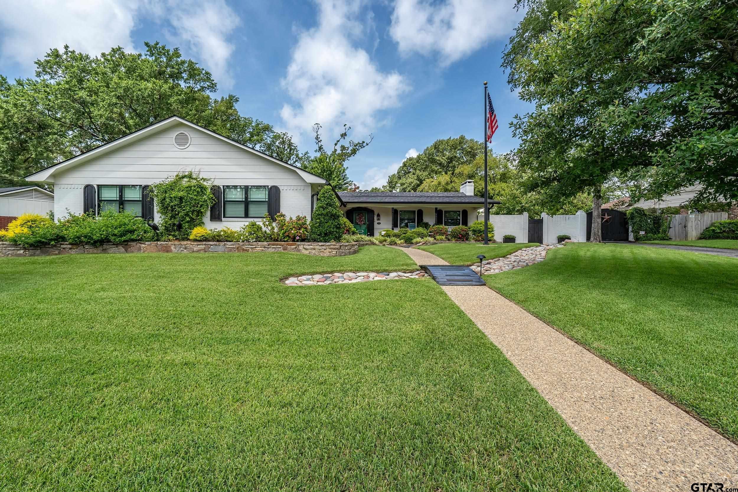 4701 Richmond Rd. — photo