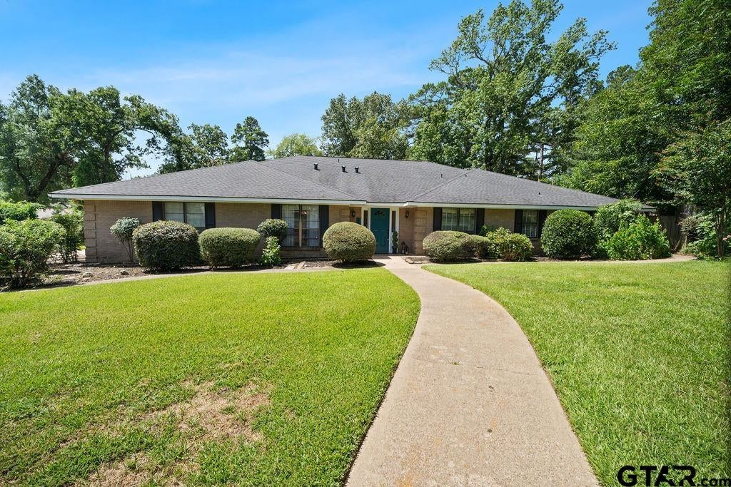 2829 Yorktown Drive — photo