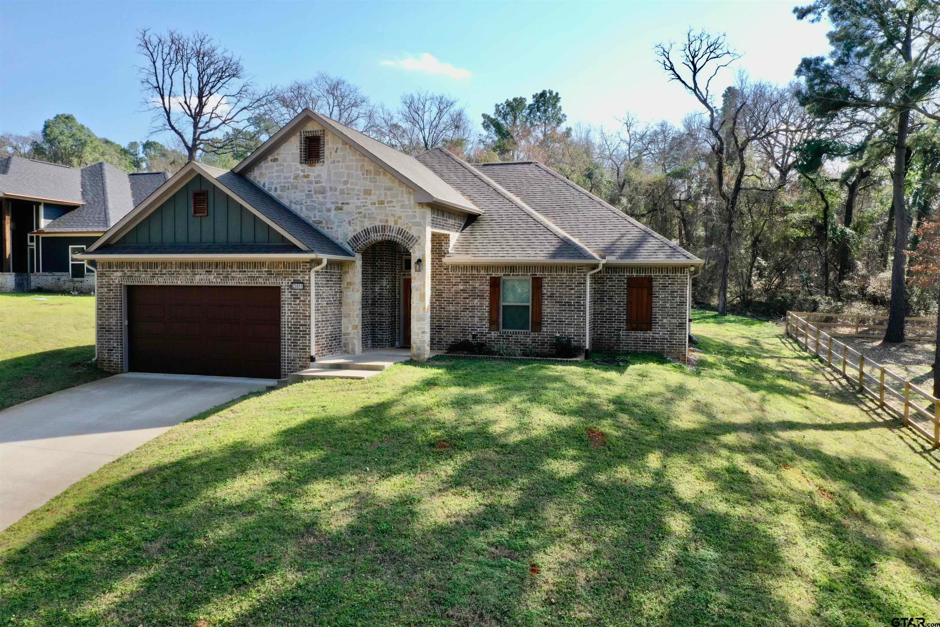 20851 Lakeview Dr. — photo