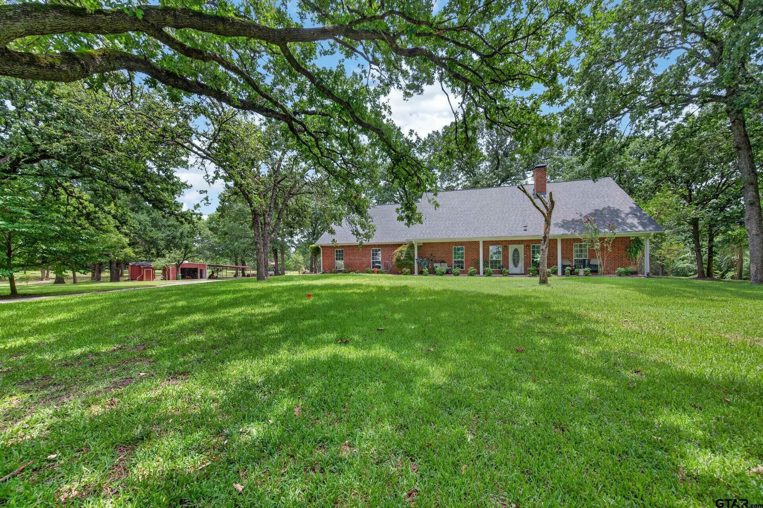 5611 FM 2494 — photo