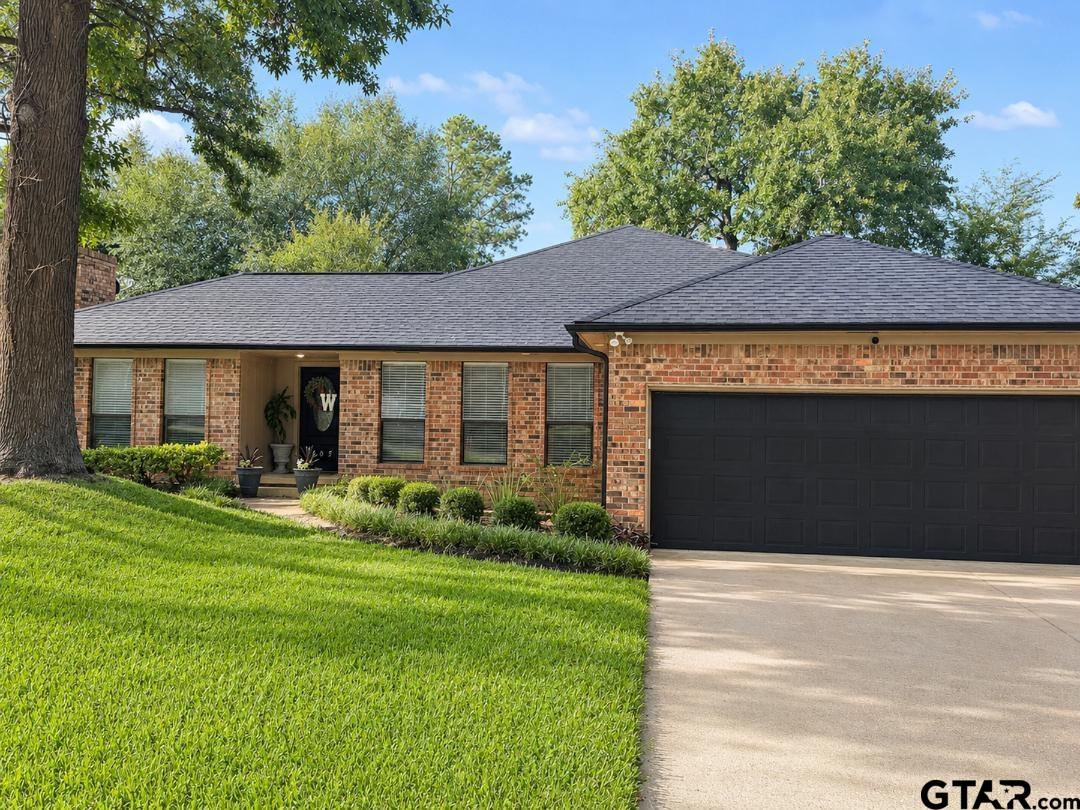 805 Elaine Drive — photo