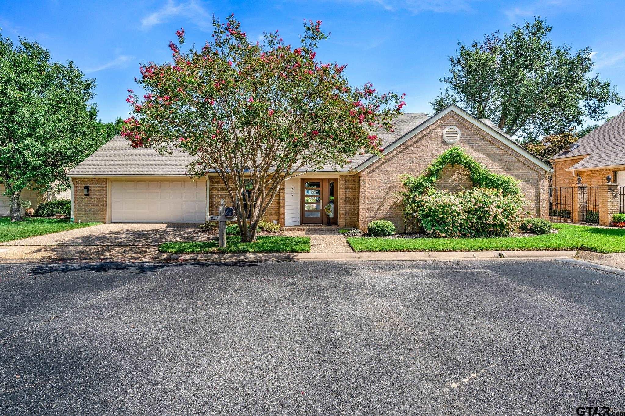 822 Ashford Court — photo