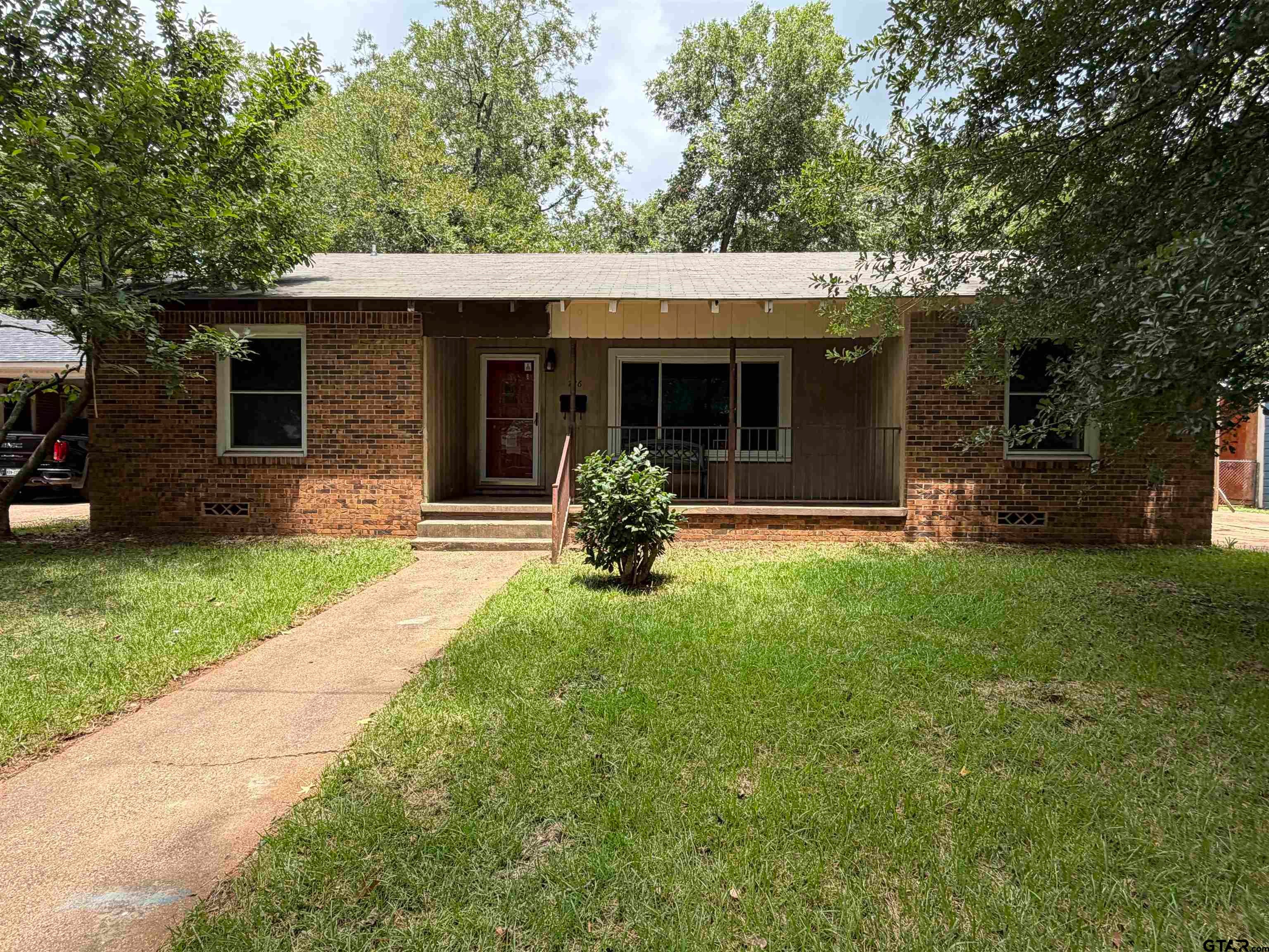 726 Nacogdoches St. — photo