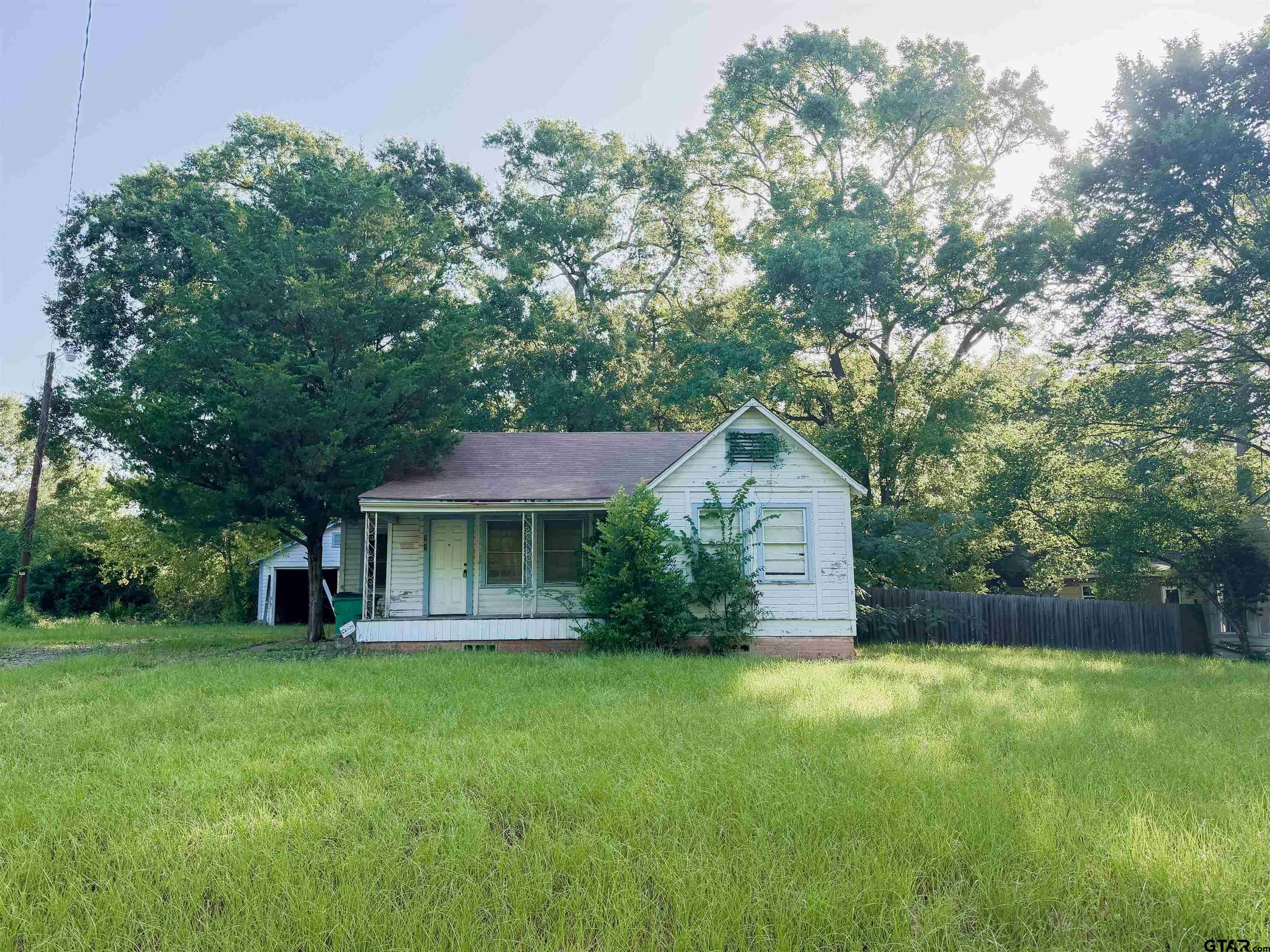307 E Park Drive — photo