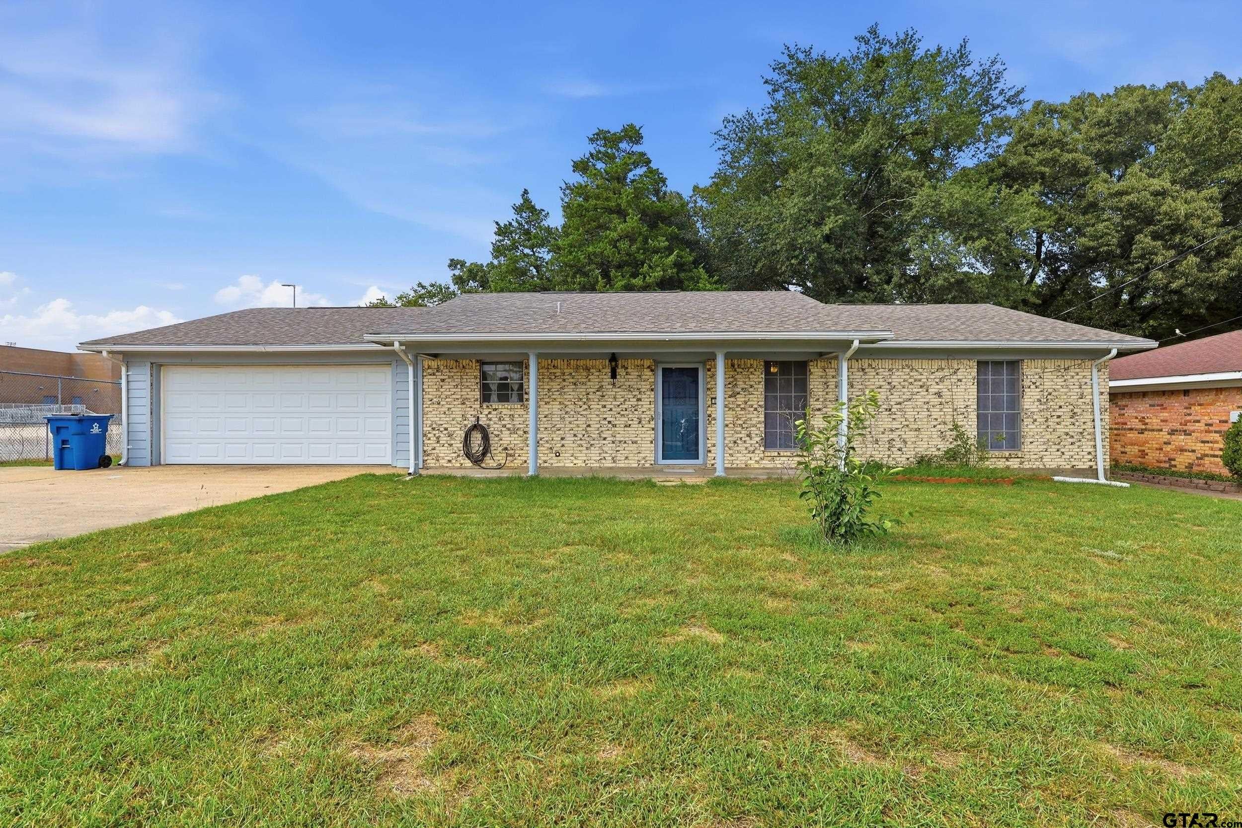 108 Brenda Dr. — photo