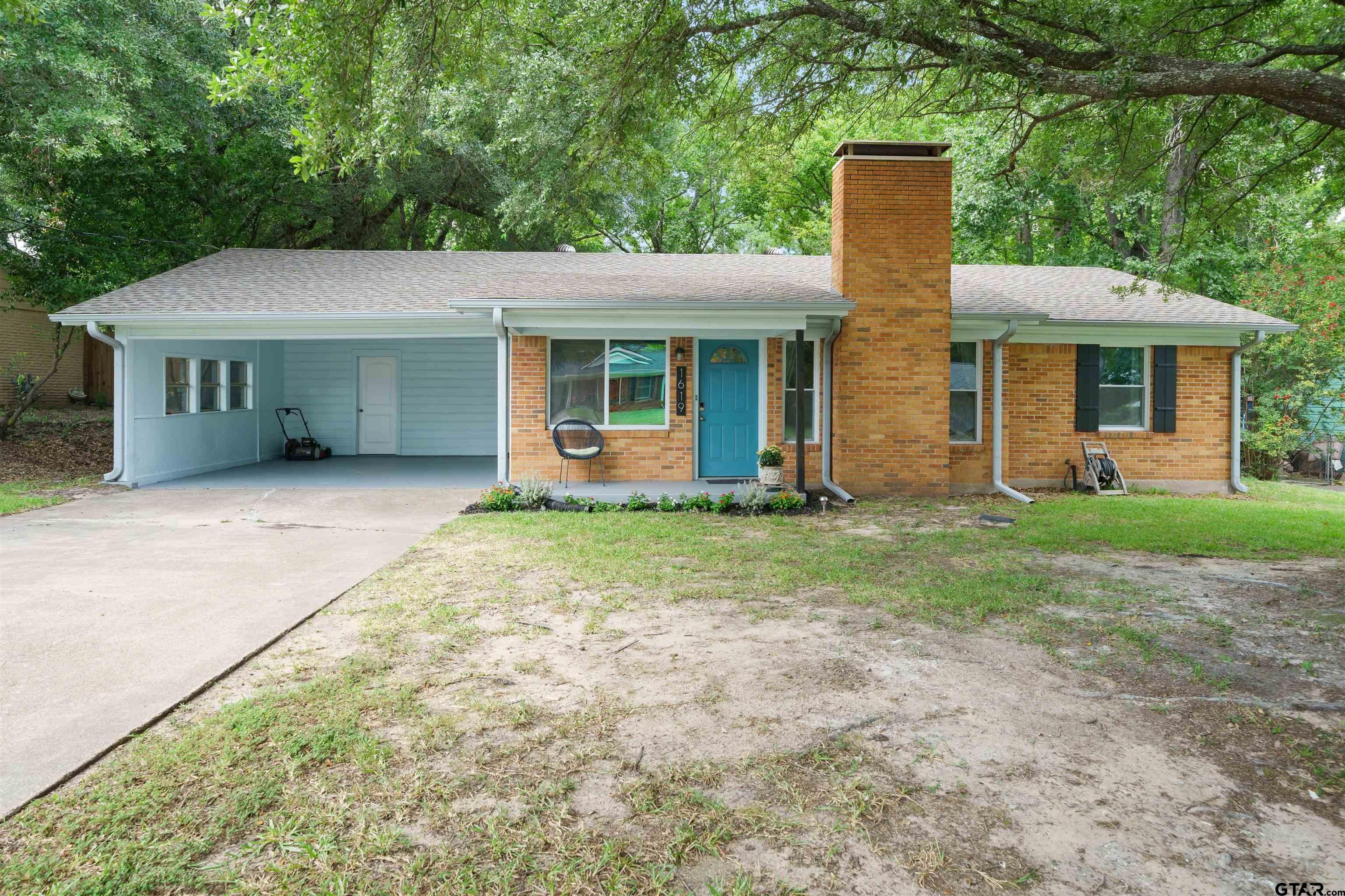 1619 Woodland Hills Dr — photo