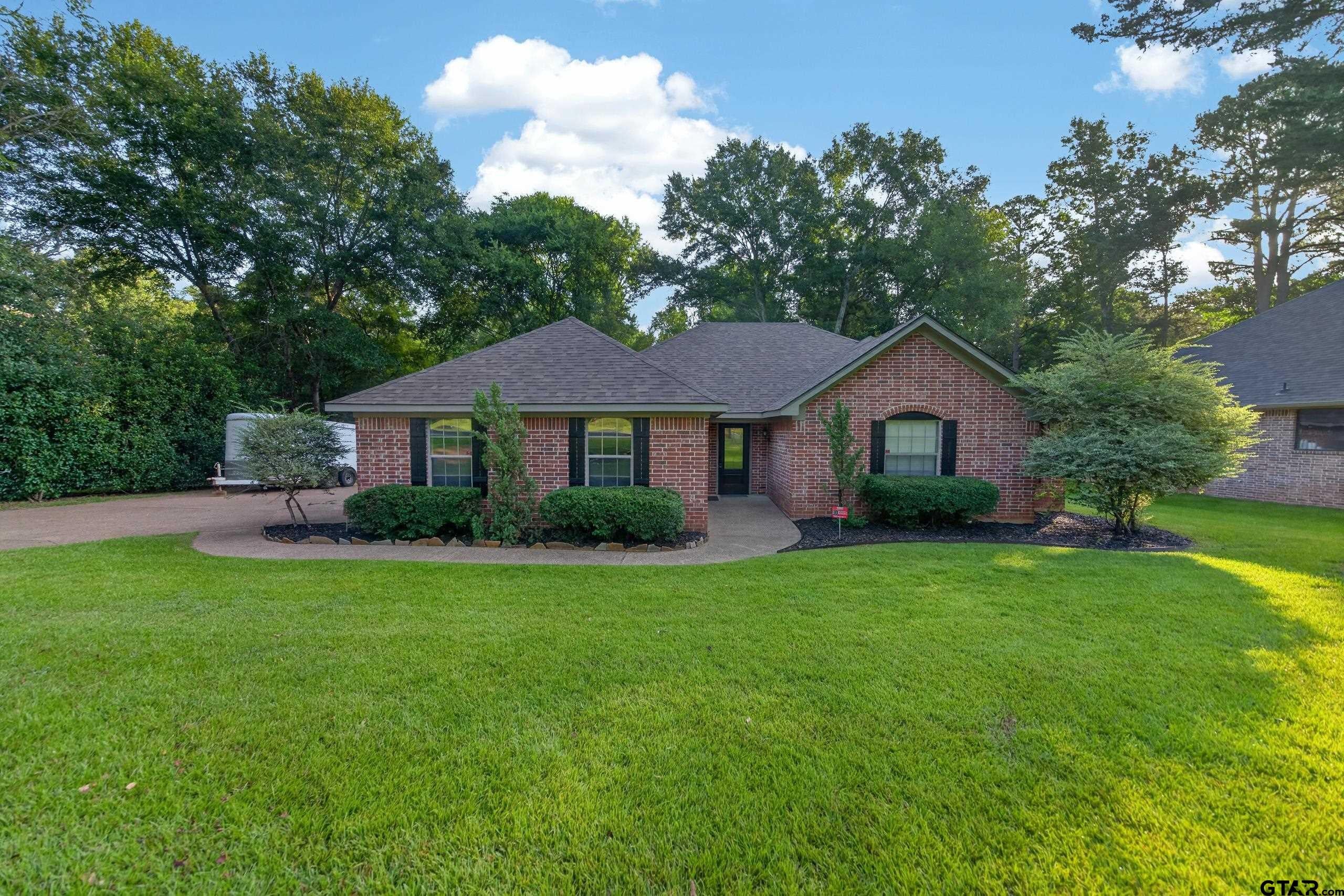 14194 East Ridge Rd — photo