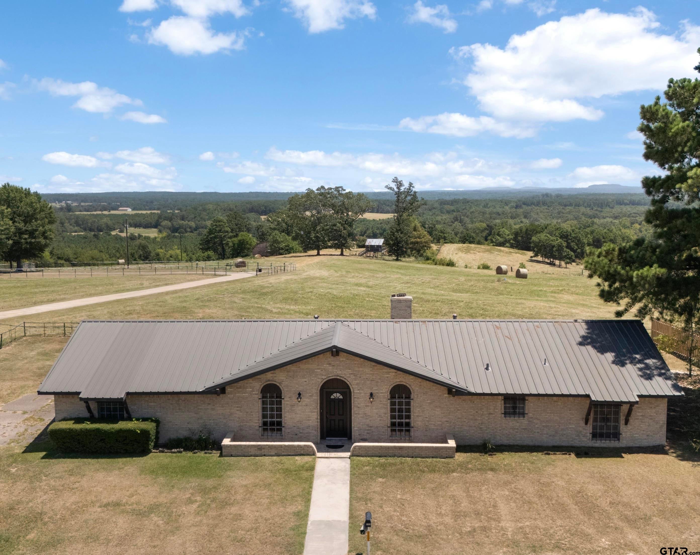 2825 FM 1002 — photo