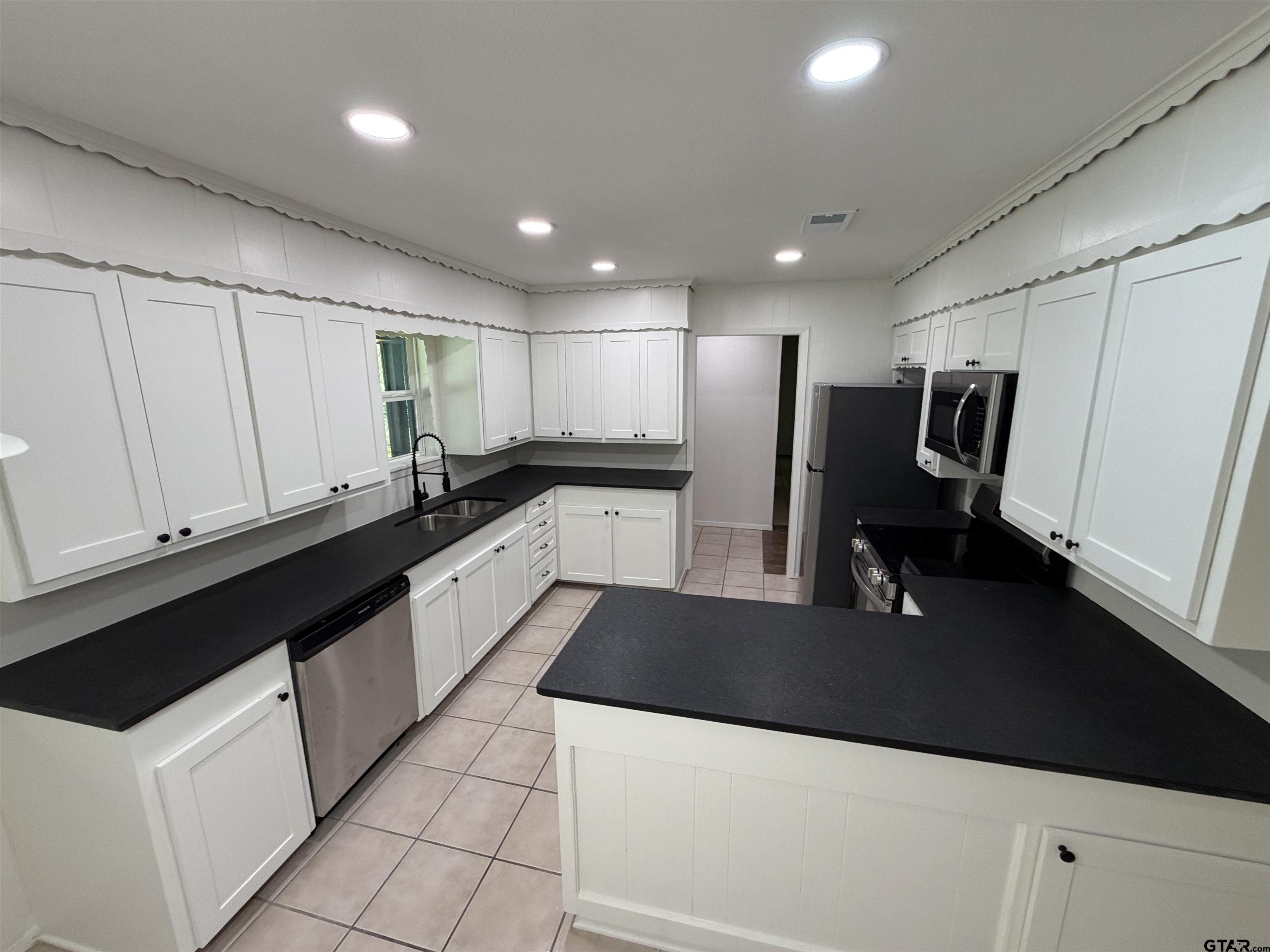 908 E 4th, Mount Pleasant, TX 75455 — photo 3