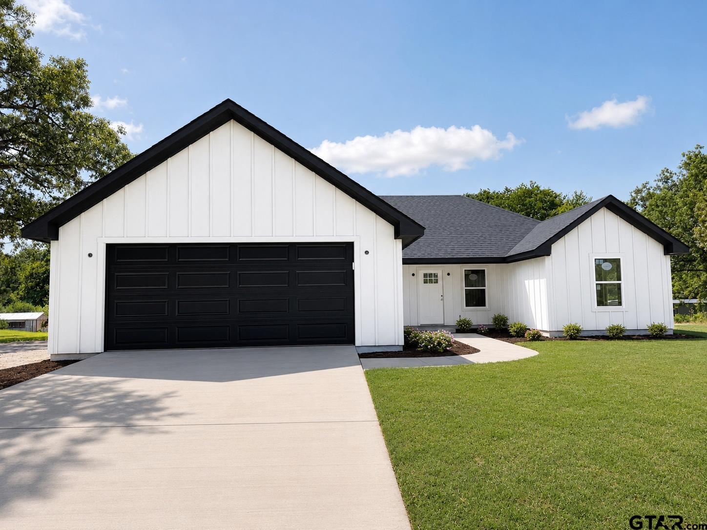 17567 CR 4108 — photo