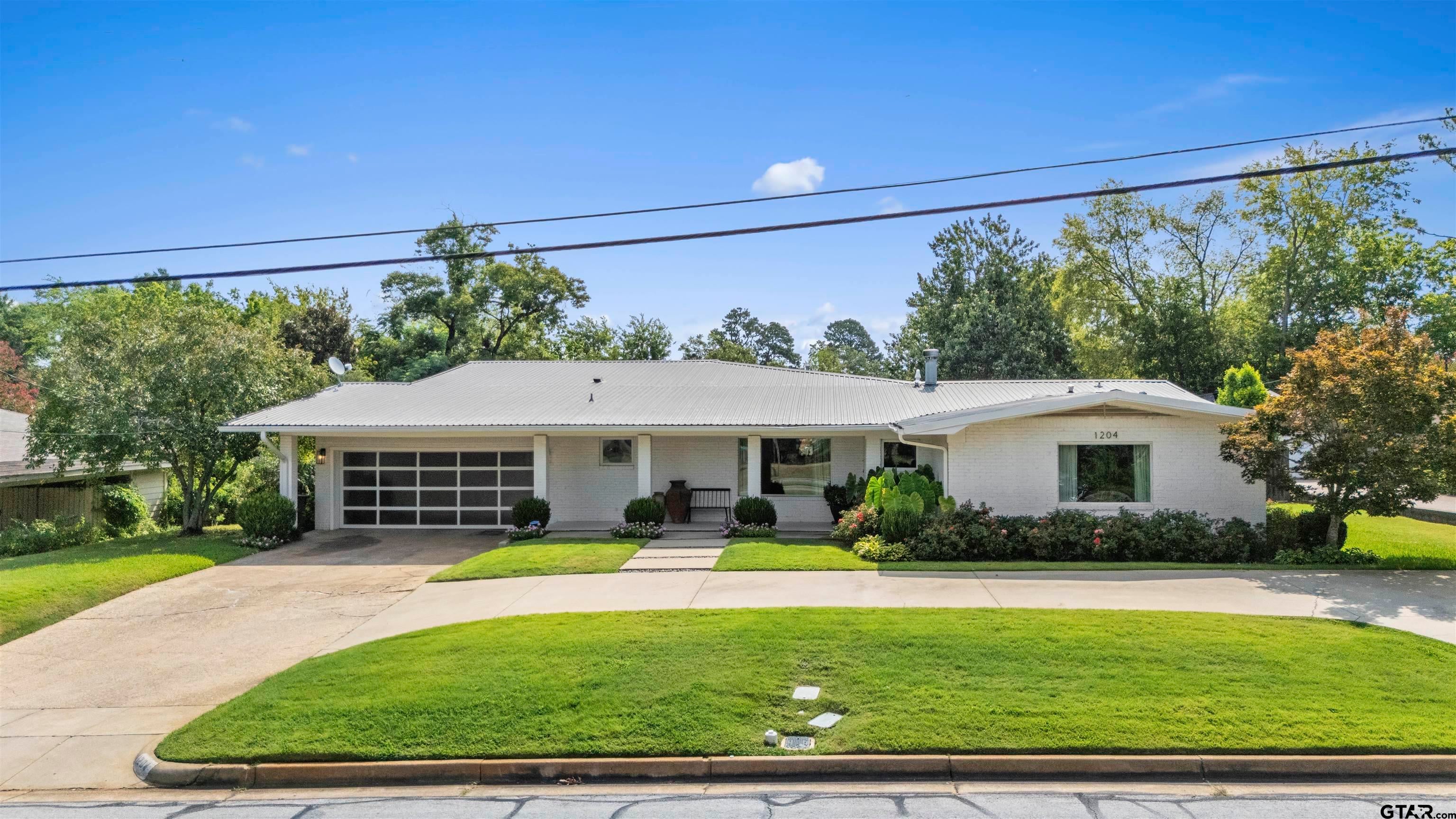 1204 S Donnybrook Ave. — photo