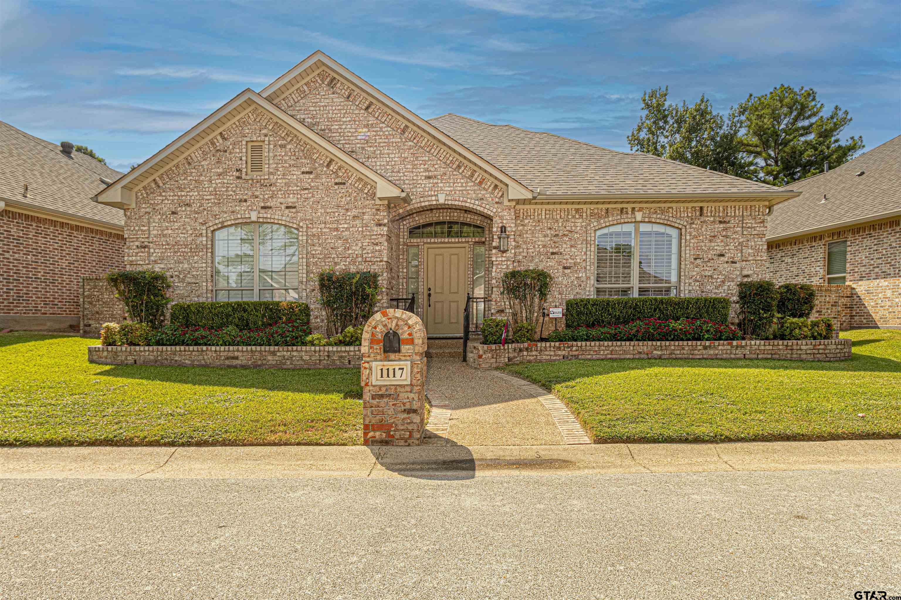 1117 Laurelwood Drive — photo