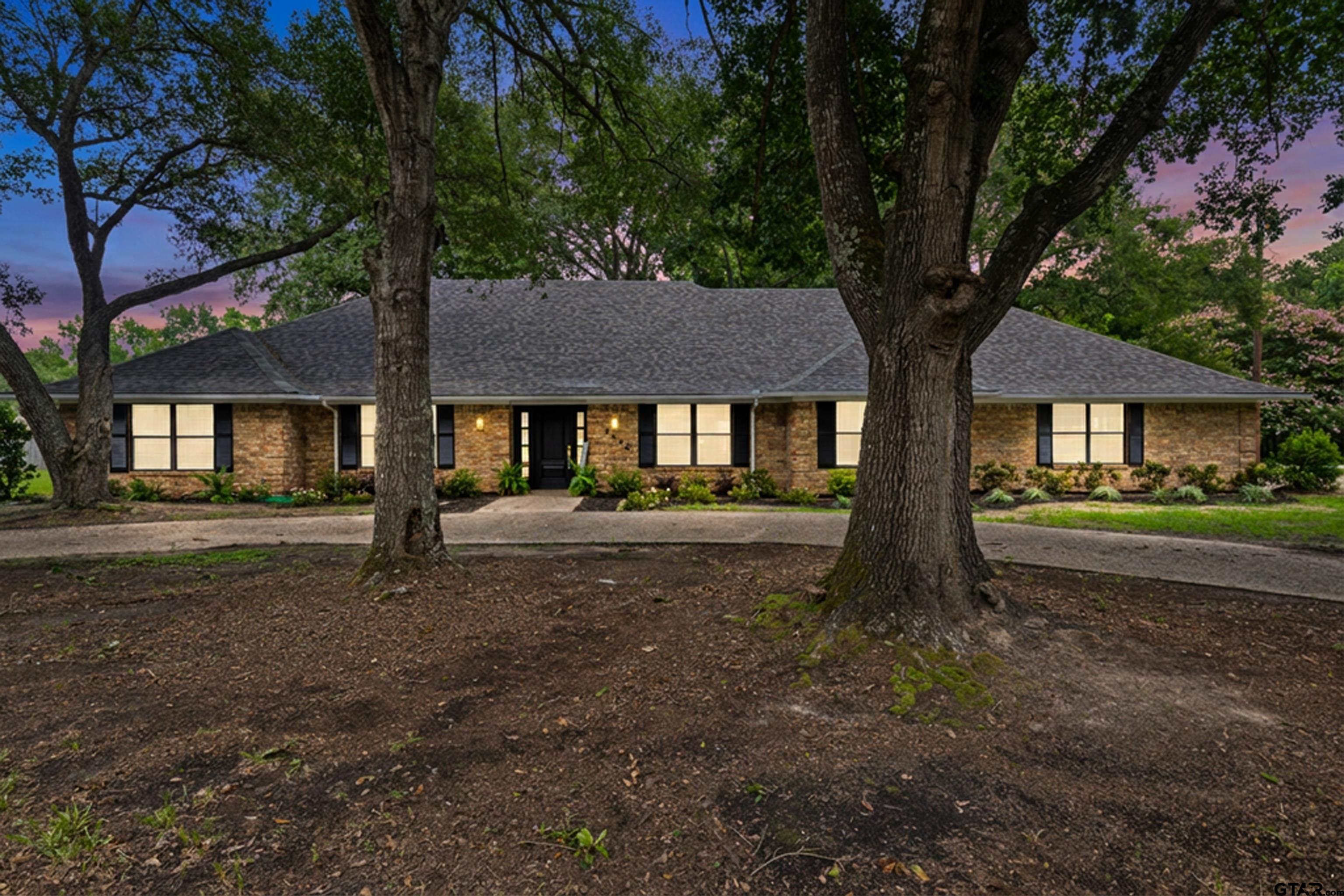 8620 Auburn Drive — photo