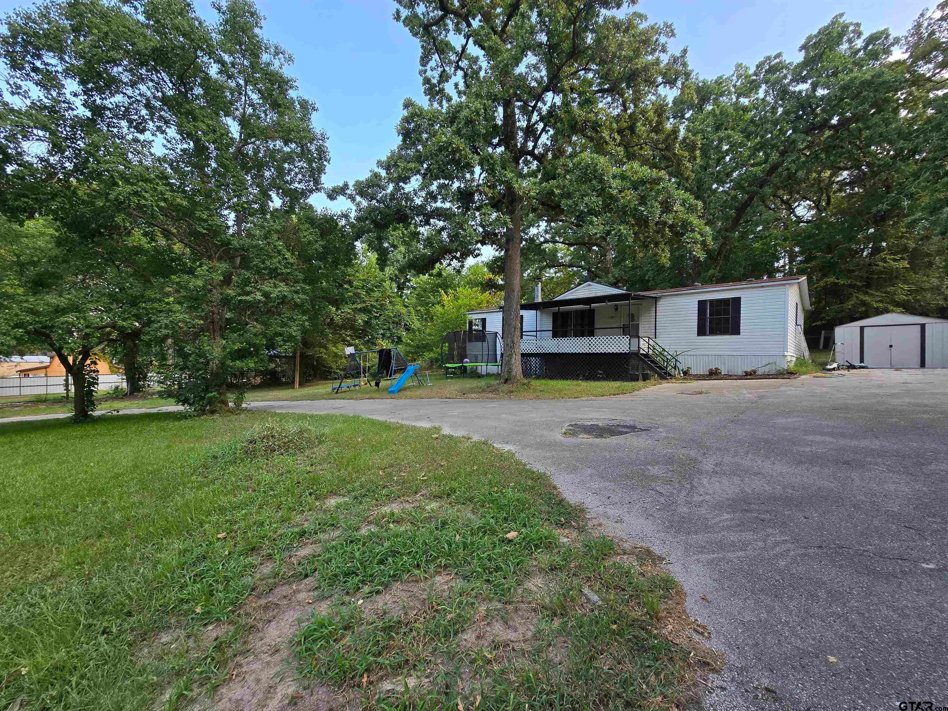 17686 CR 1182 — photo
