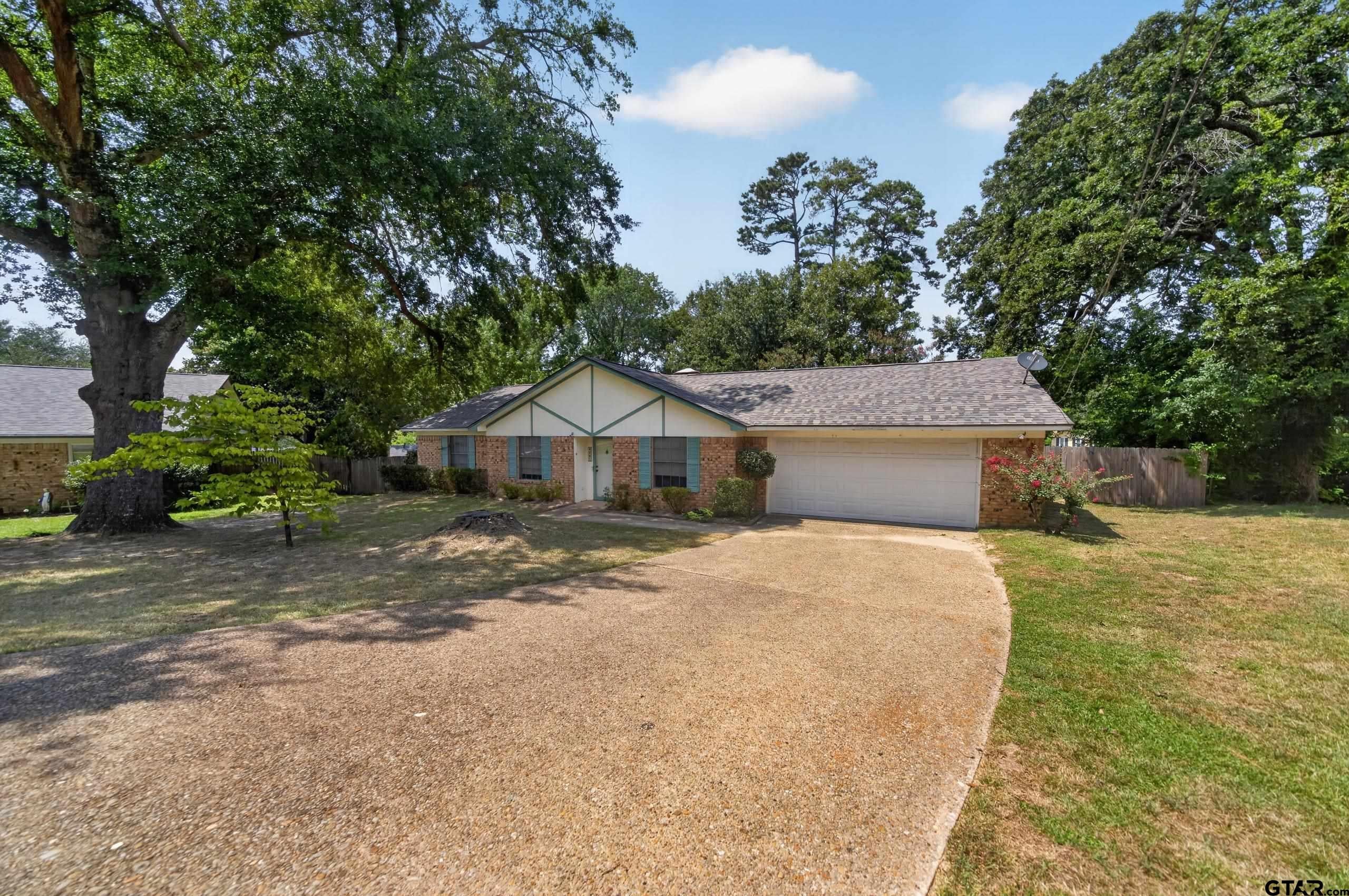 6701 Vivian Ct — photo