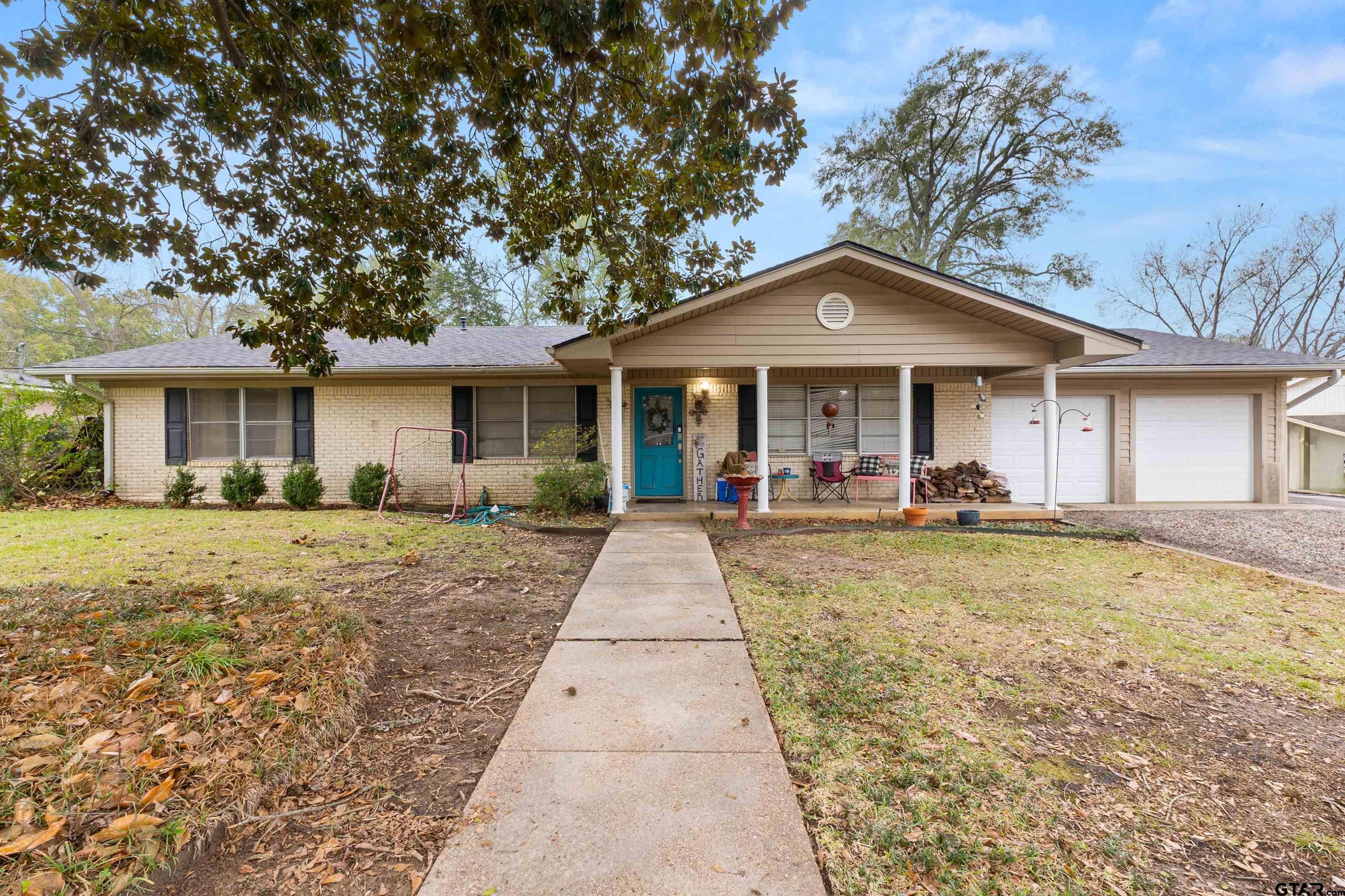 2510 Wychelm Dr — photo