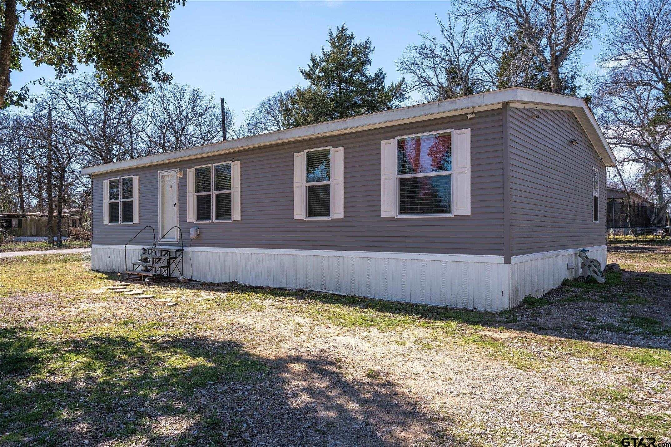 129 E Elm Dr — photo