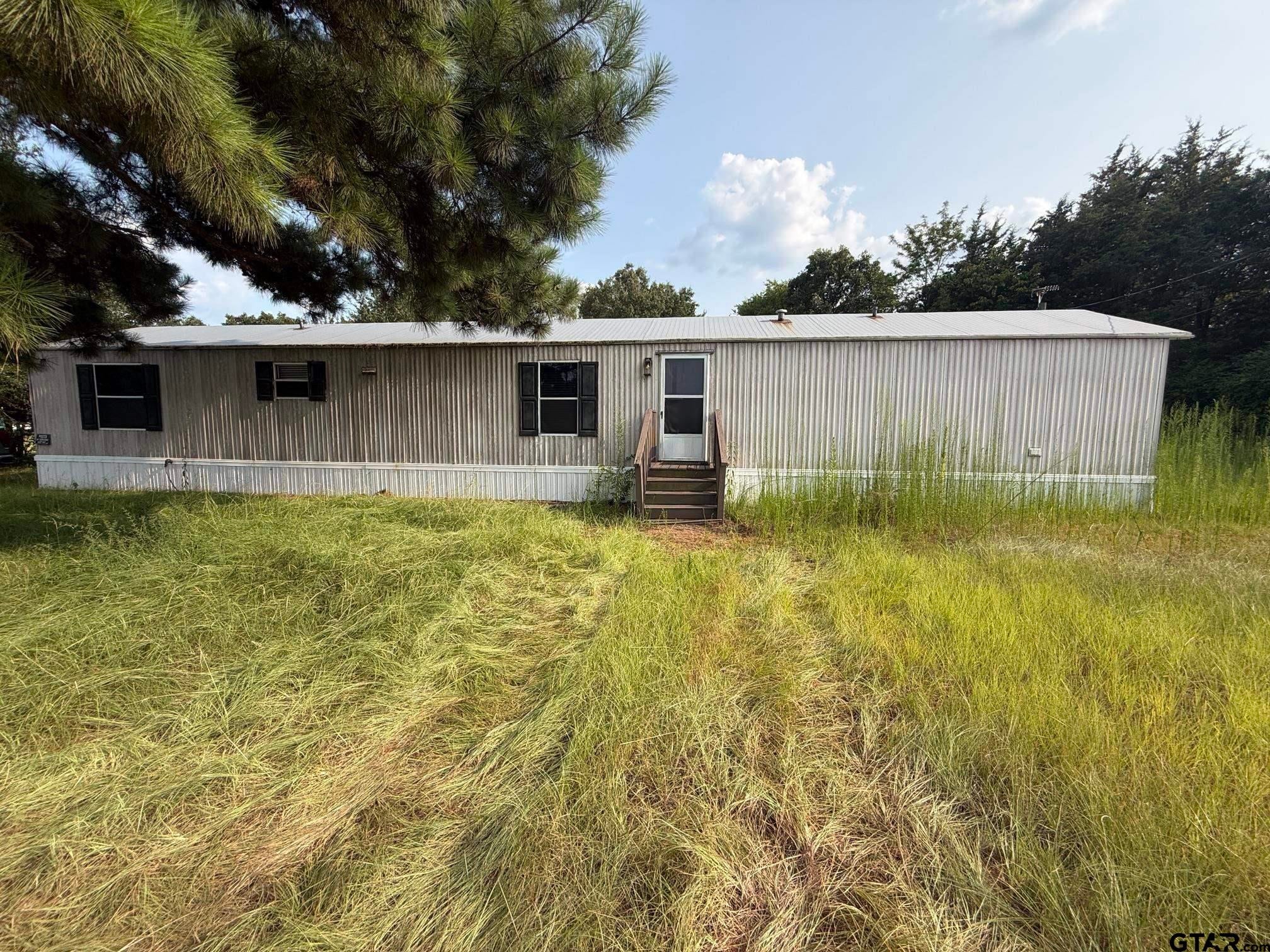 432 W Royal Dr — photo