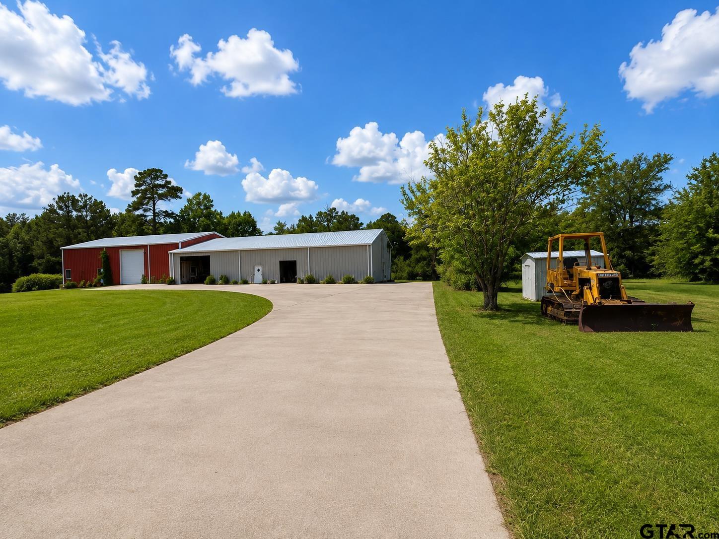 221 Lockerplant Rd. — photo