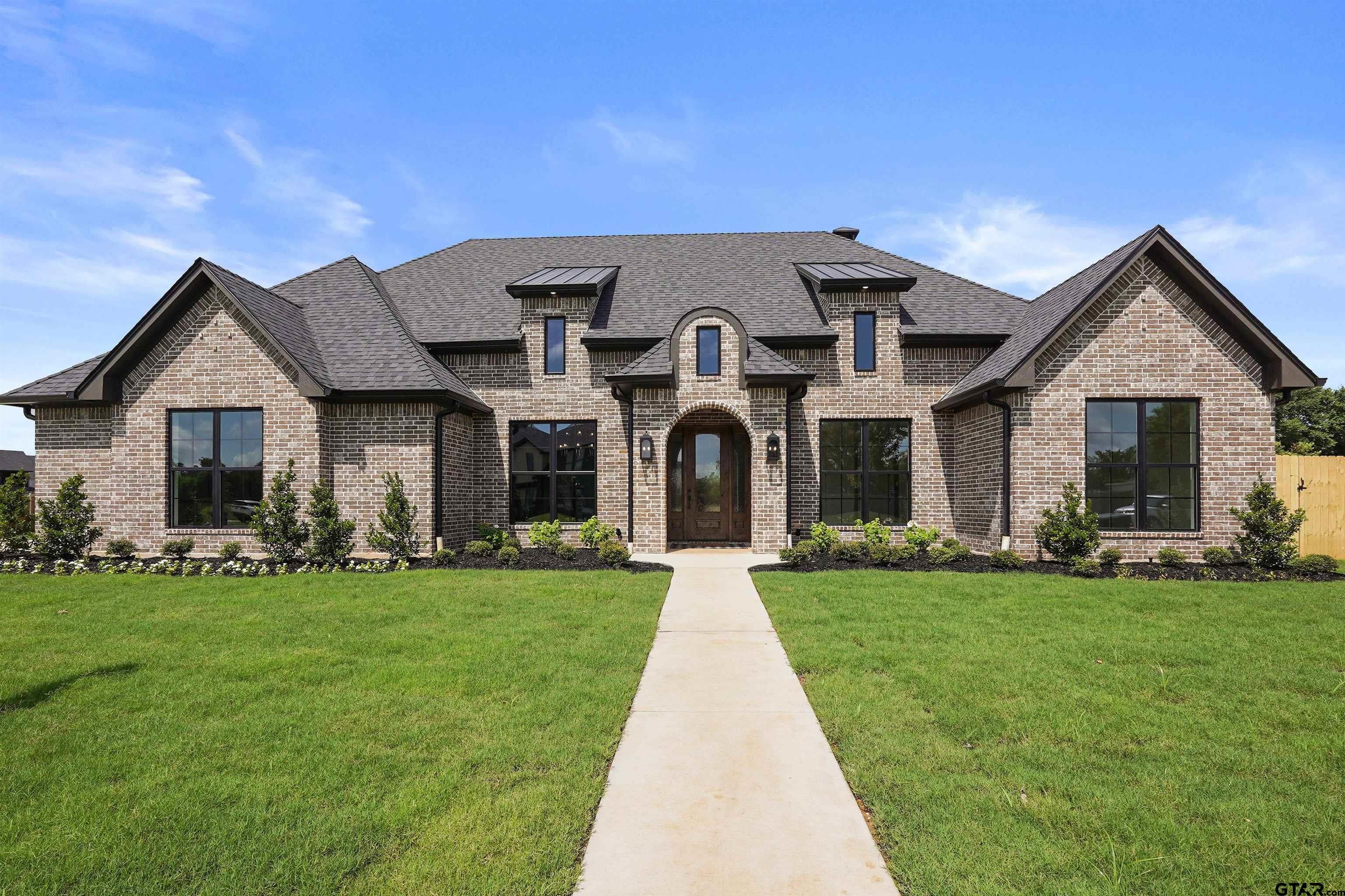 20216 Roebuck Drive — photo