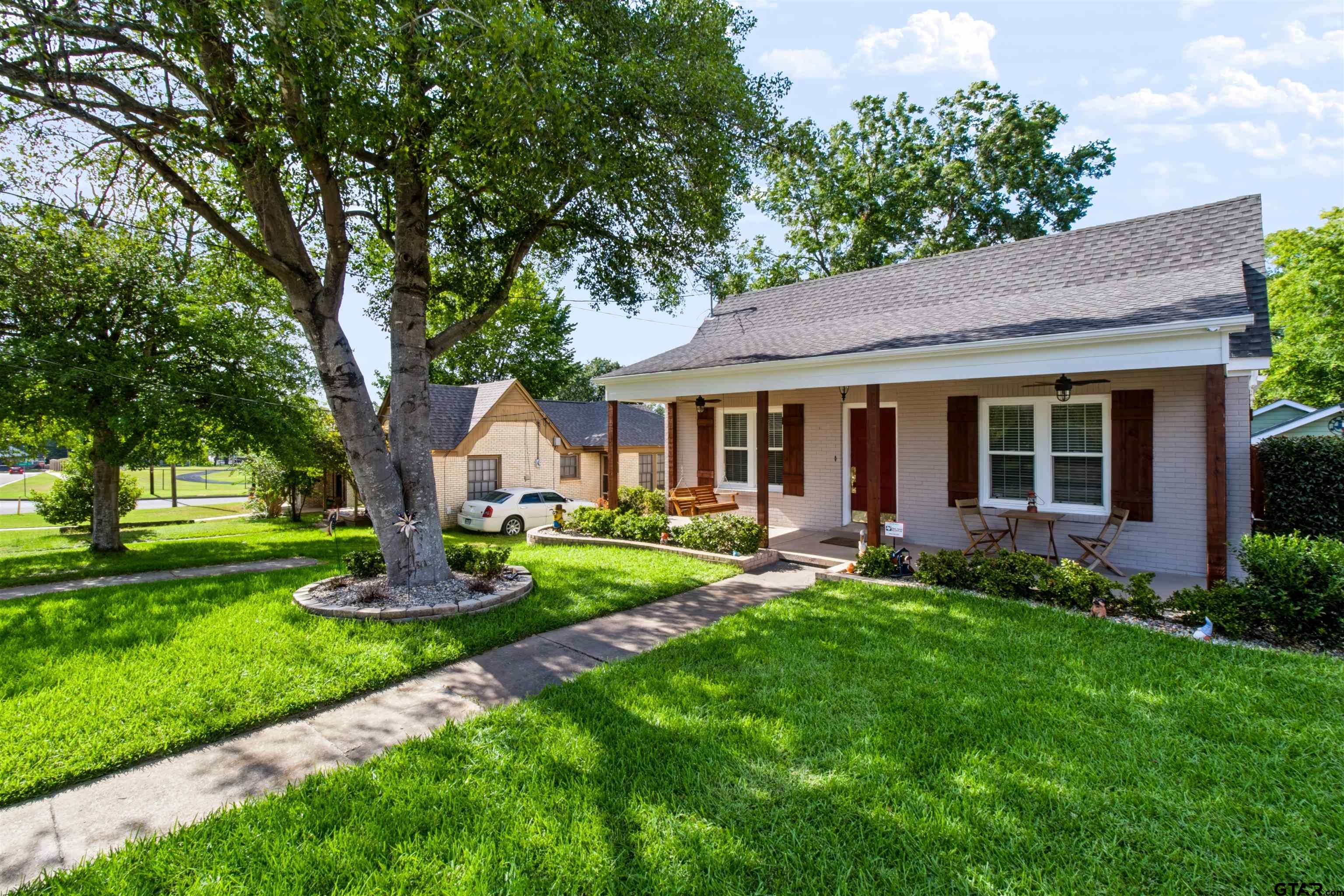 300 E Lake, Tyler, TX 75701 — photo 2
