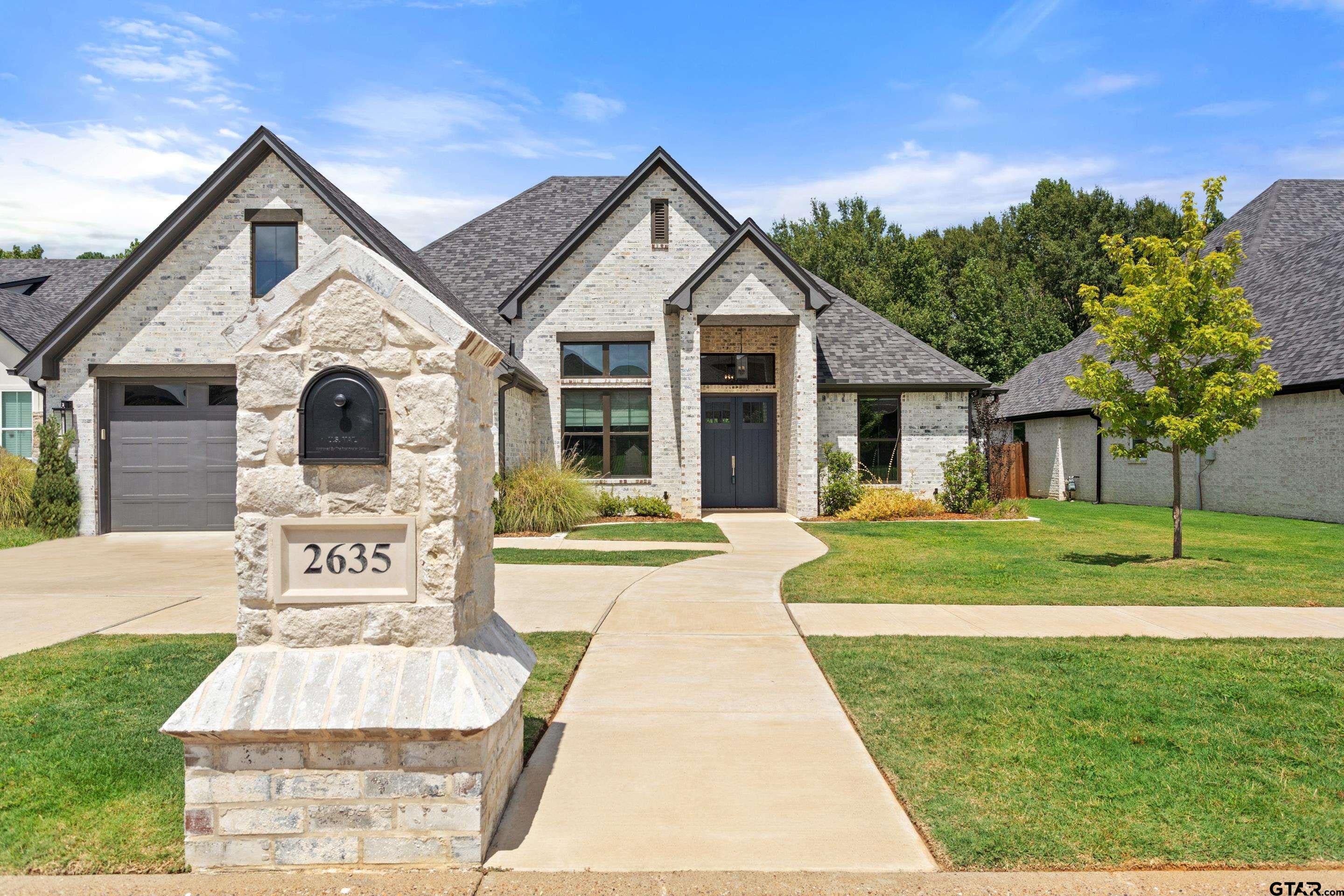 2635 Oak Creek Blvd. — photo
