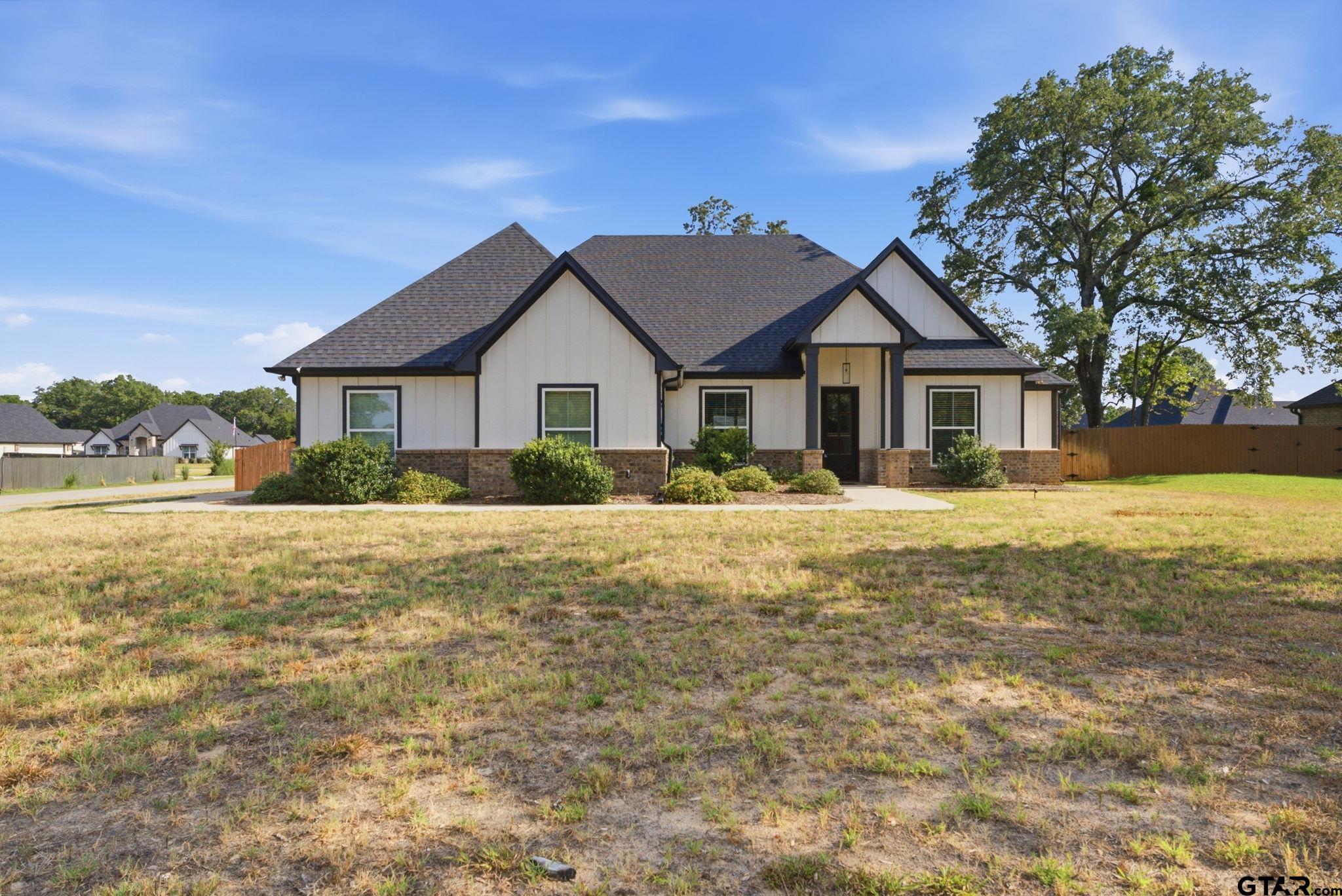 158 Forest View Dr. — photo