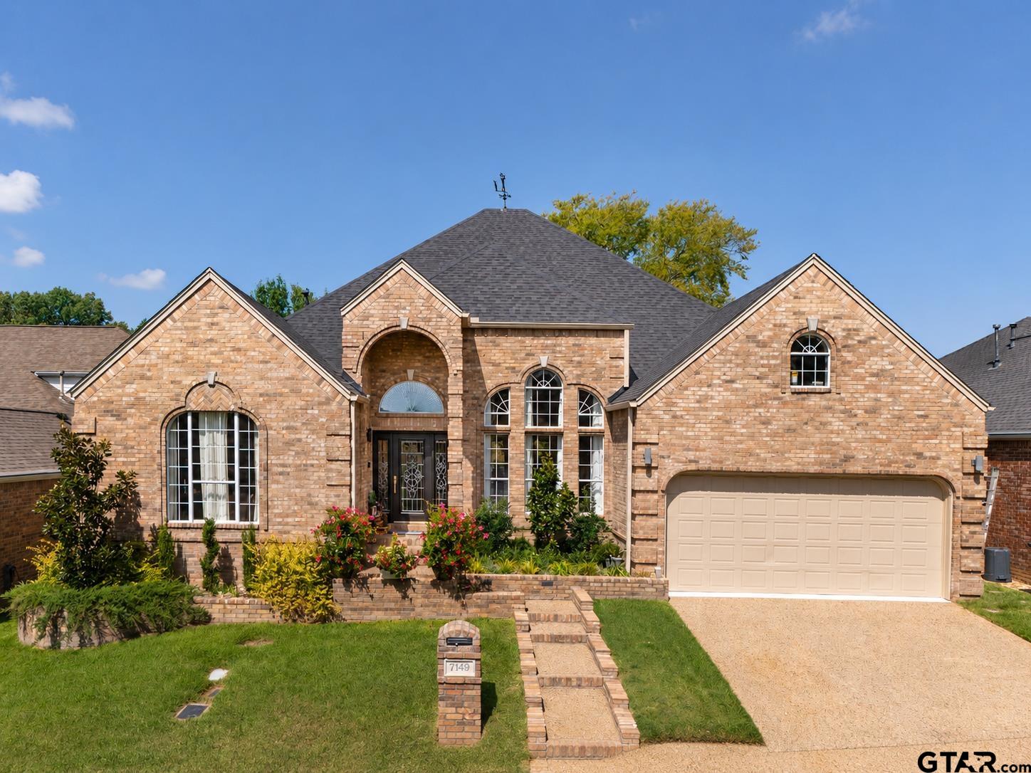 7149 Holly Square Court — photo