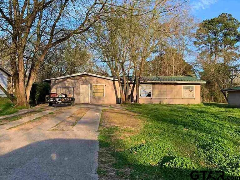 218 Alamo Drive — photo