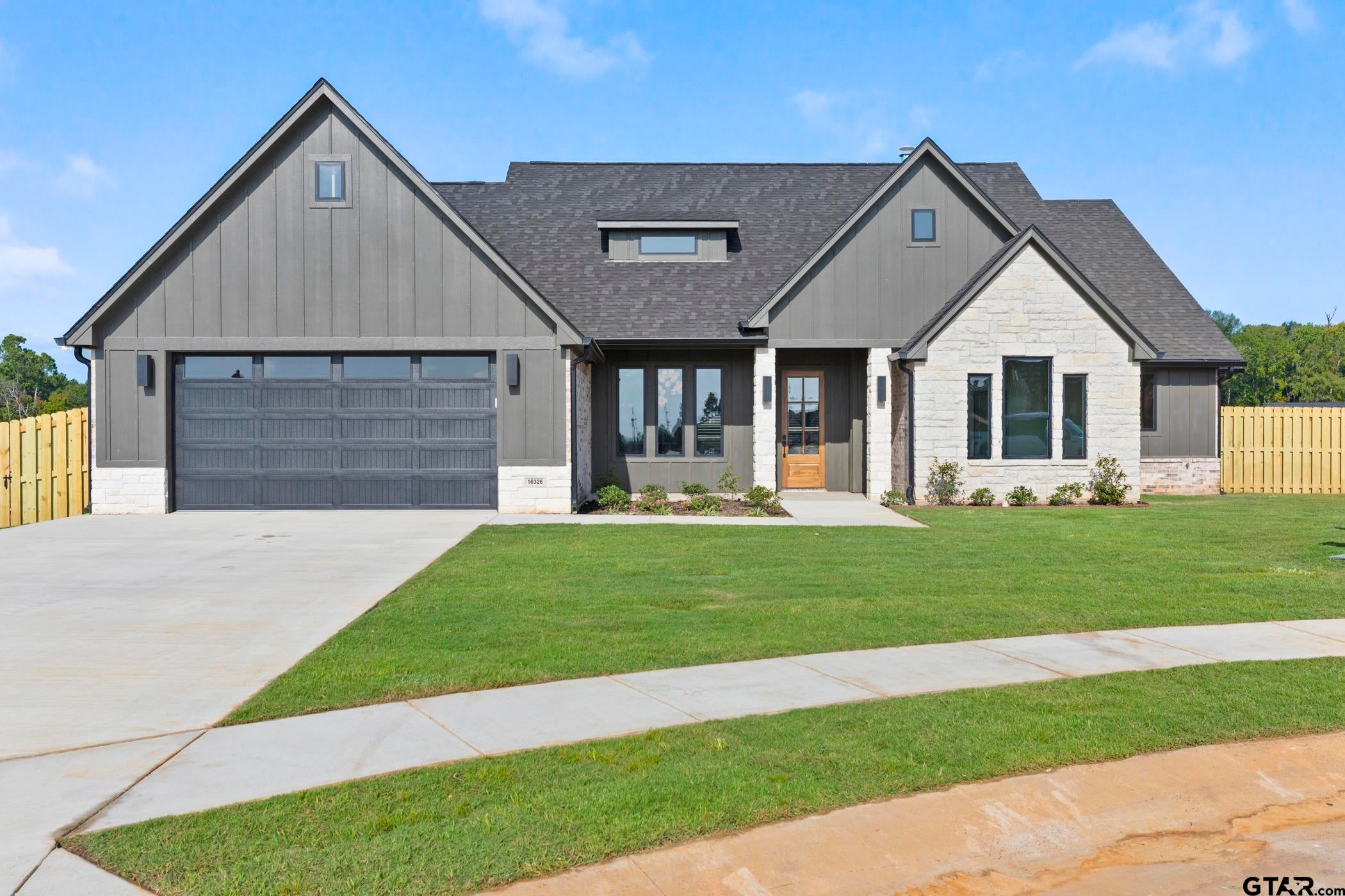 16326 Clearview Dr — photo