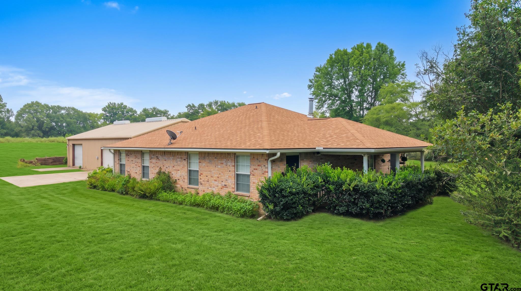 1052 SE CR 4430 — photo